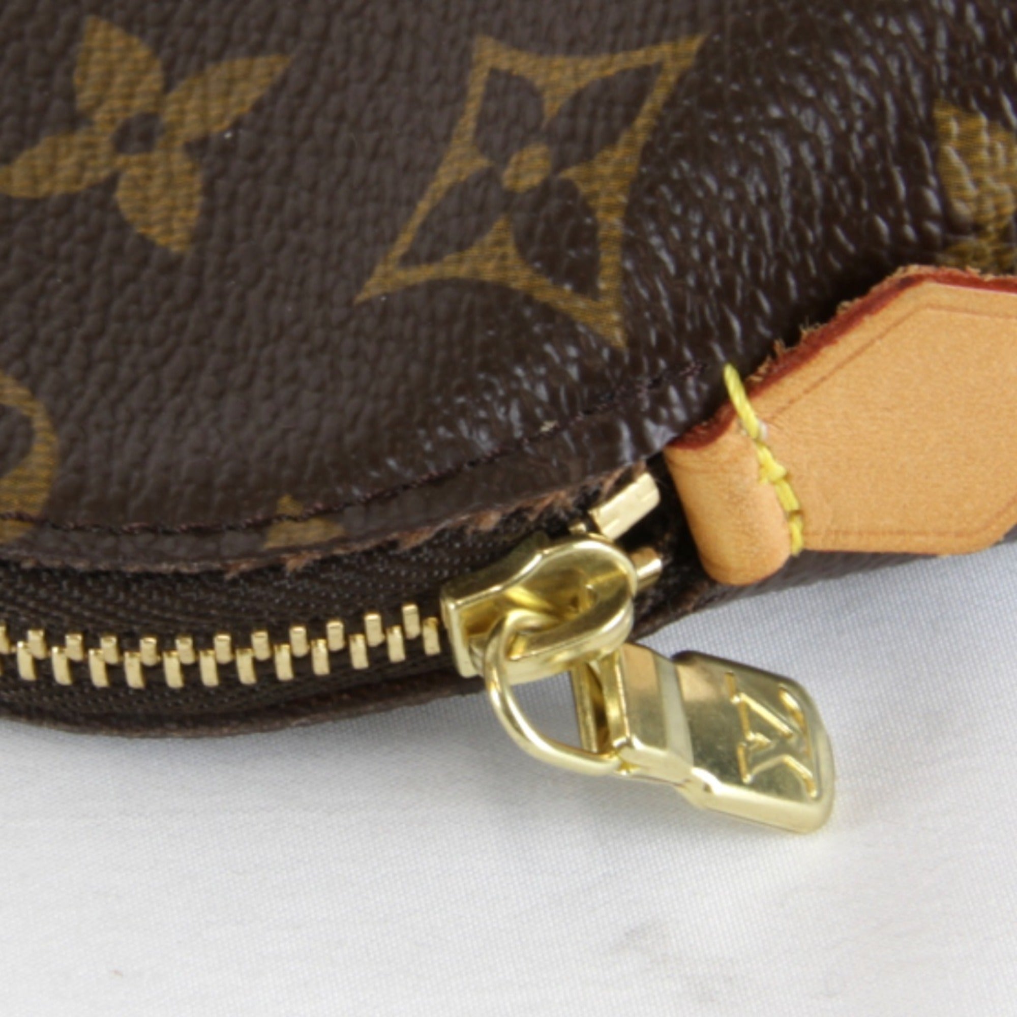 Louis Vuitton Brown Monogram Monogram Pouch (Pre-Owned)