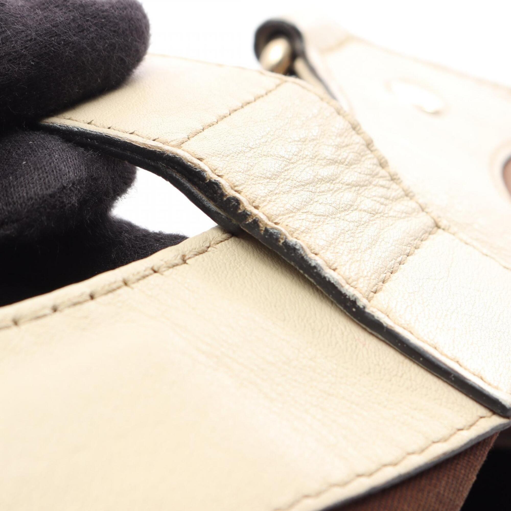 Gucci Beige Ivory Gg Canvas Handbag (Pre-Owned)