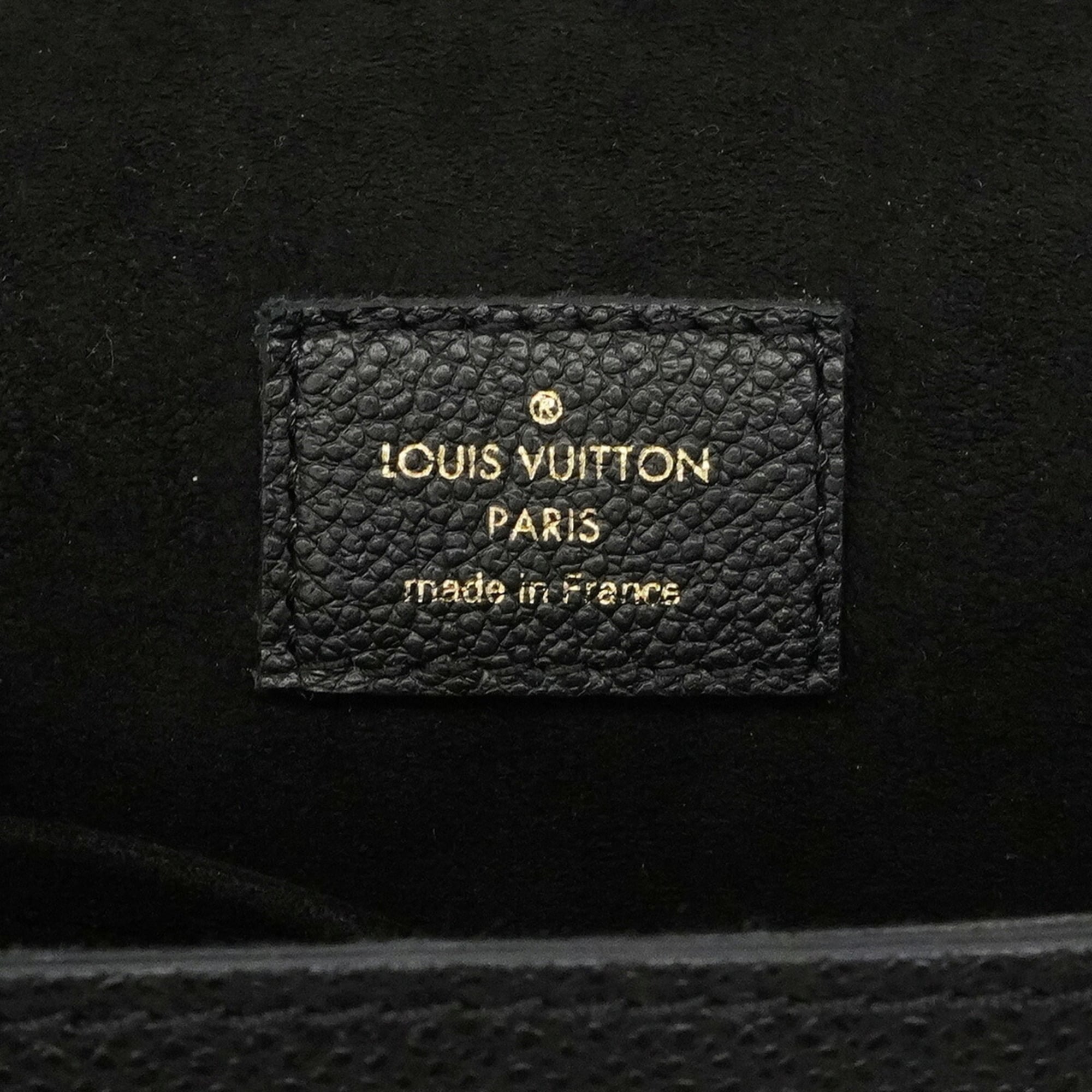 Louis Vuitton Noir Shoulder Bag (Pre-Owned)