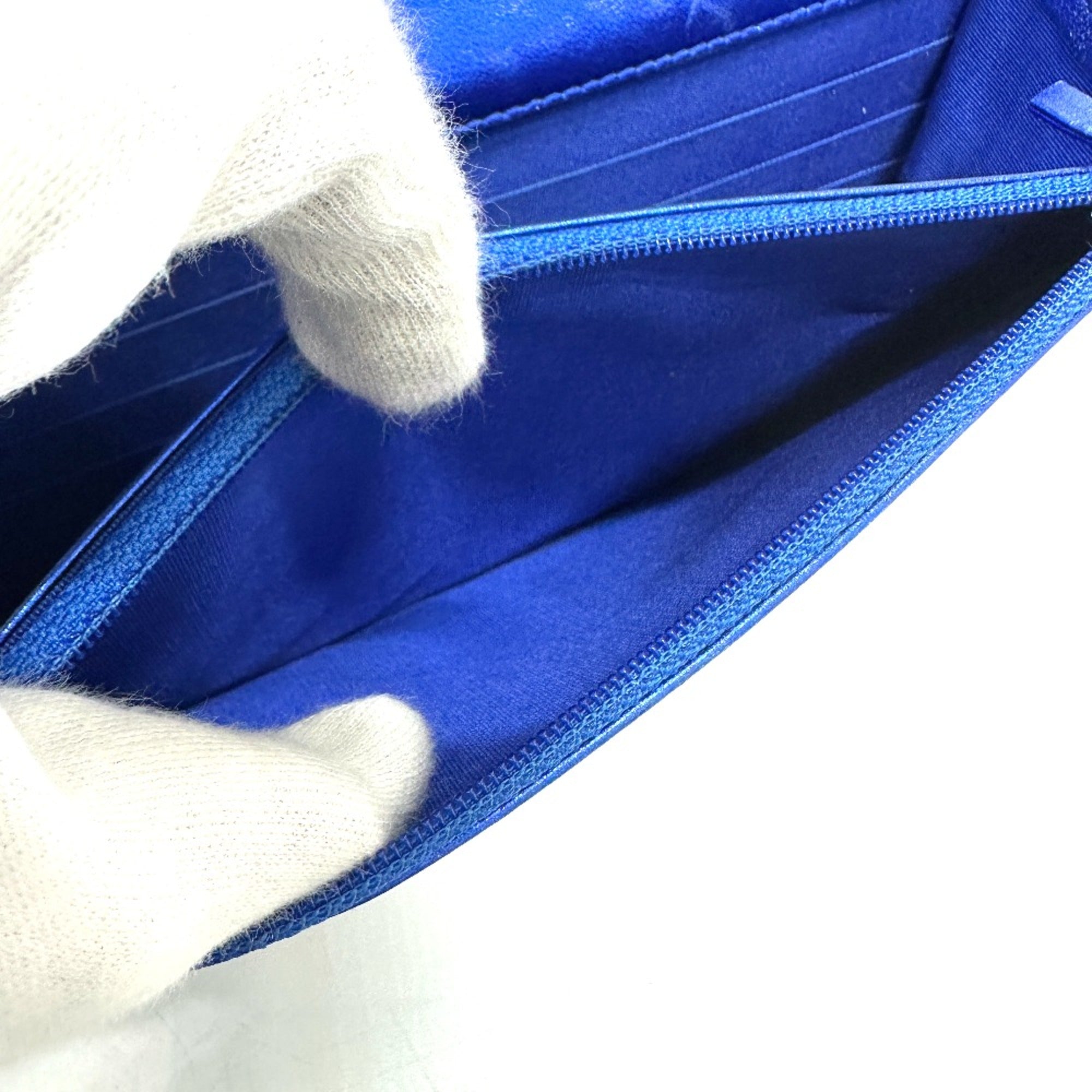 Chanel Blue Leather Shoulder Bag (Pre-Owned)