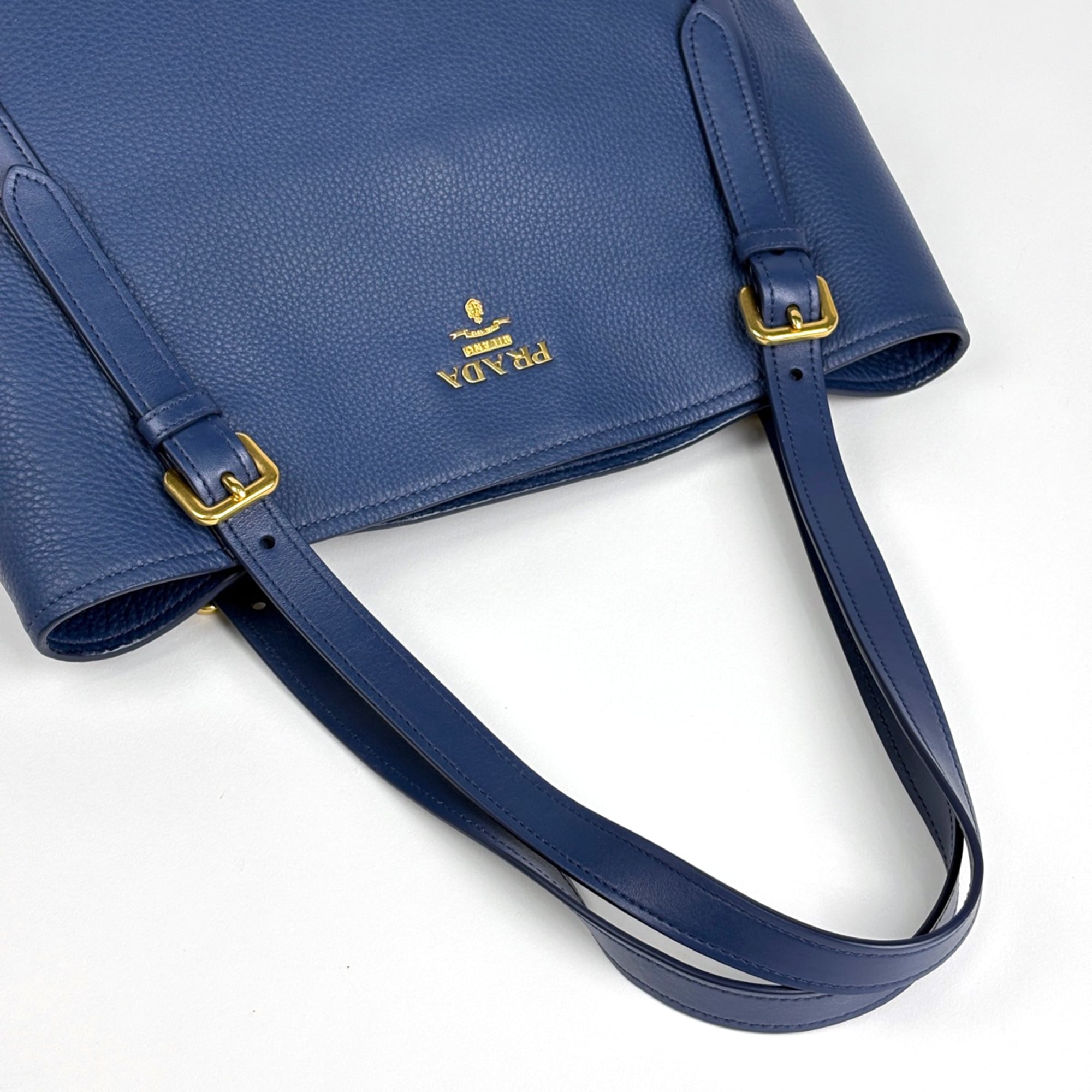 Prada Blue Leather Tote Bag (Pre-Owned)