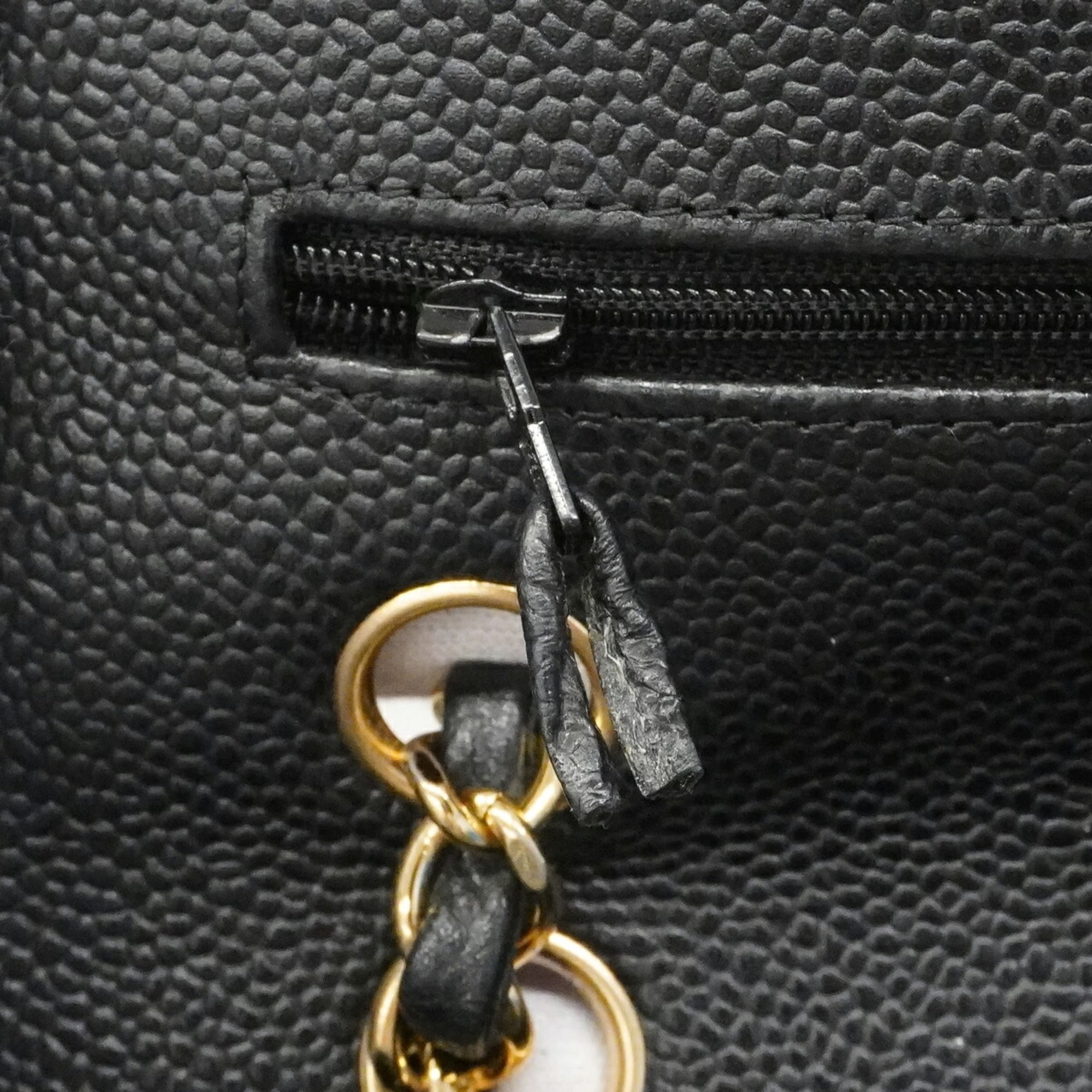 Chanel Black Grained Calfskin Shoulder Bag (Pre-Owned)