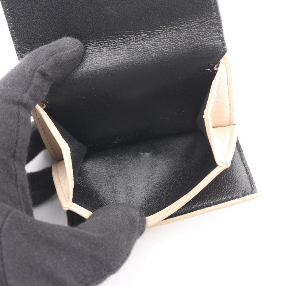 Balenciaga Beige Leather Wallet (Tri-Fold) (Pre-Owned)