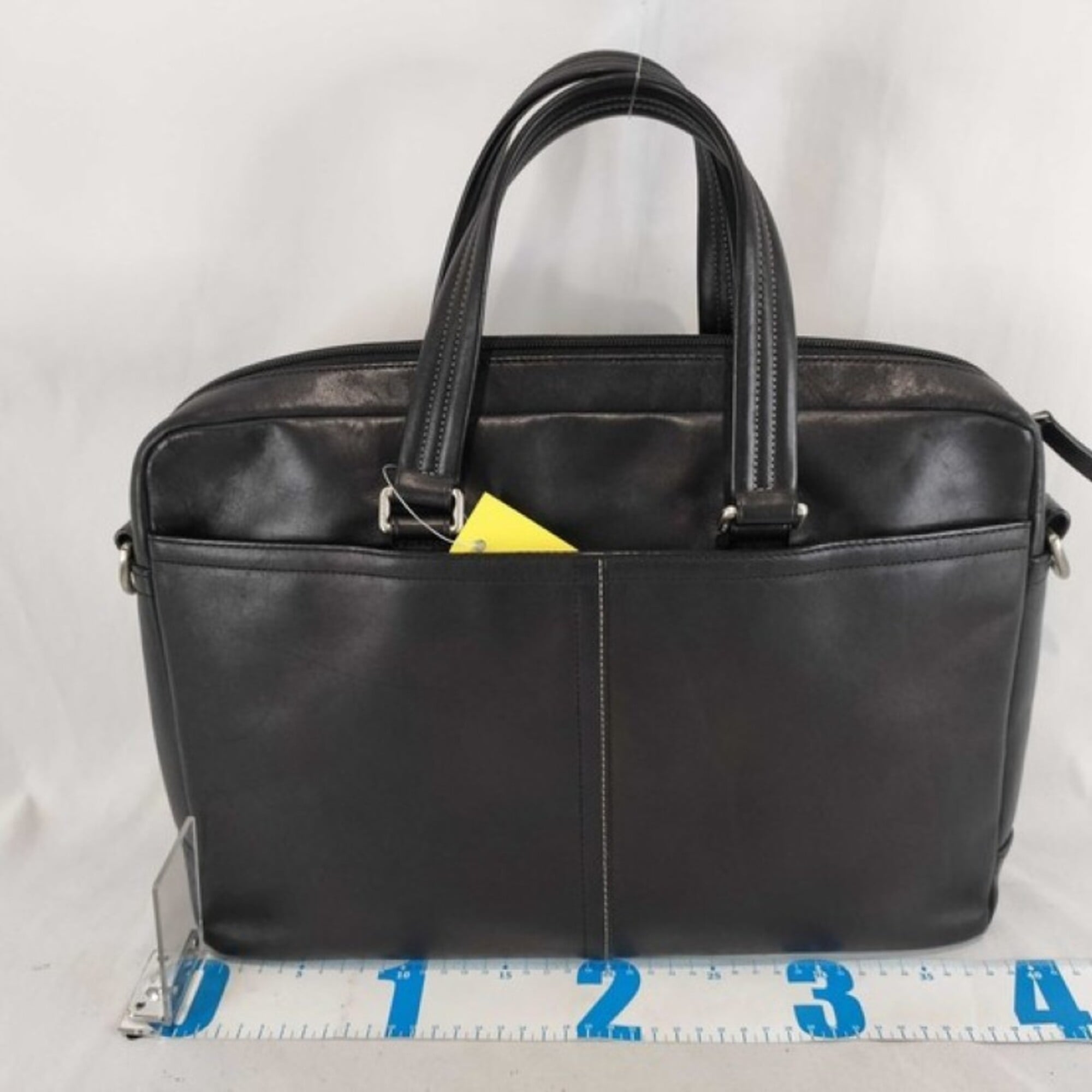 Coach Black Leather Handbag (Pre-Owned)