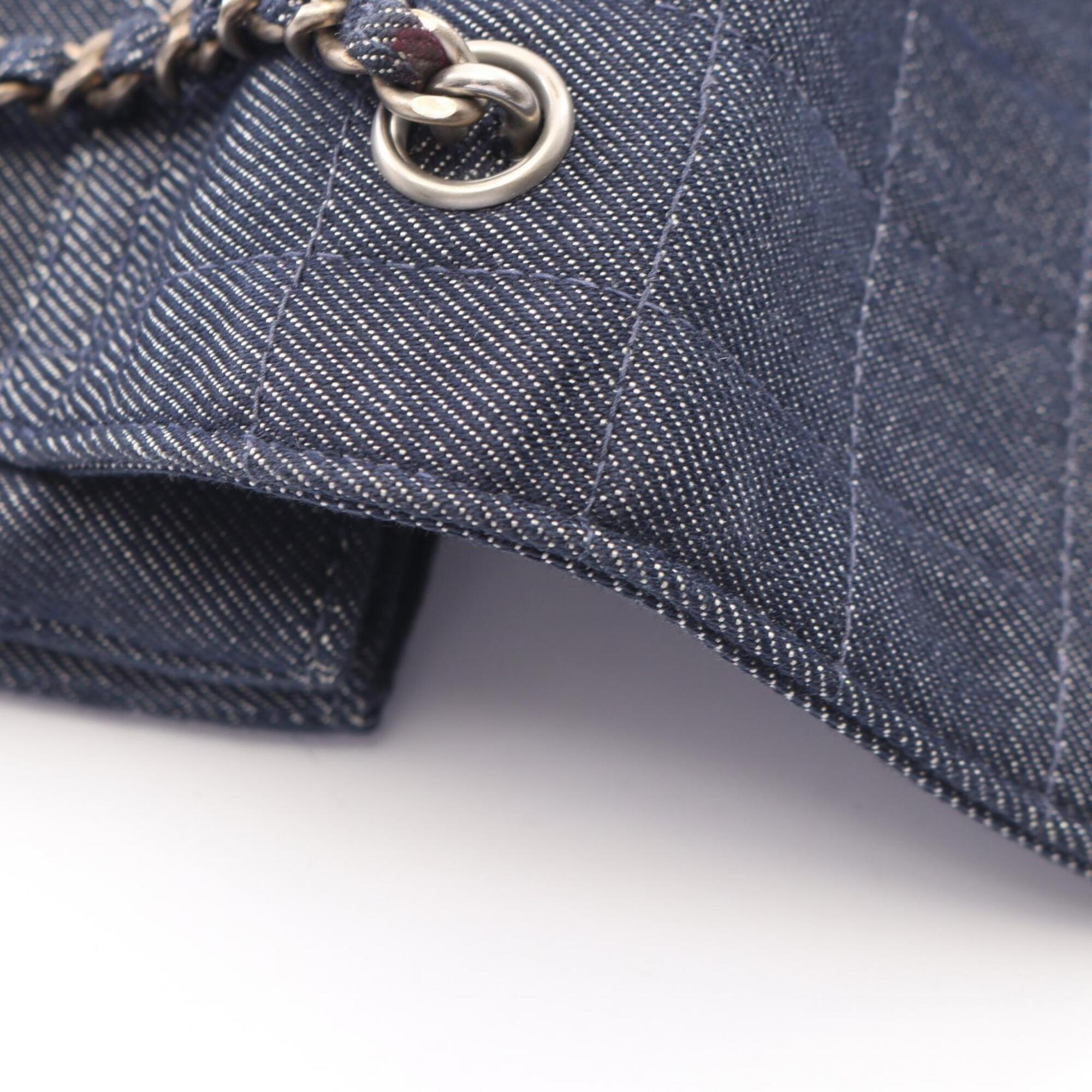 Chanel Navy Denim Handbag (Pre-Owned)