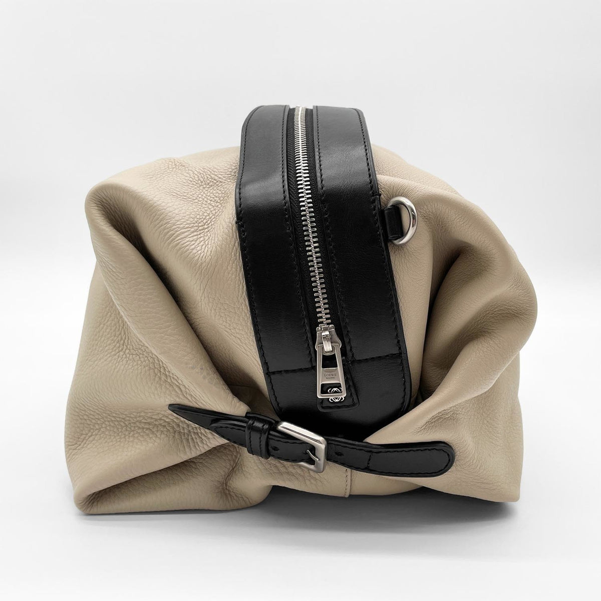 Loewe Beige Black Leather Handbag (Pre-Owned)