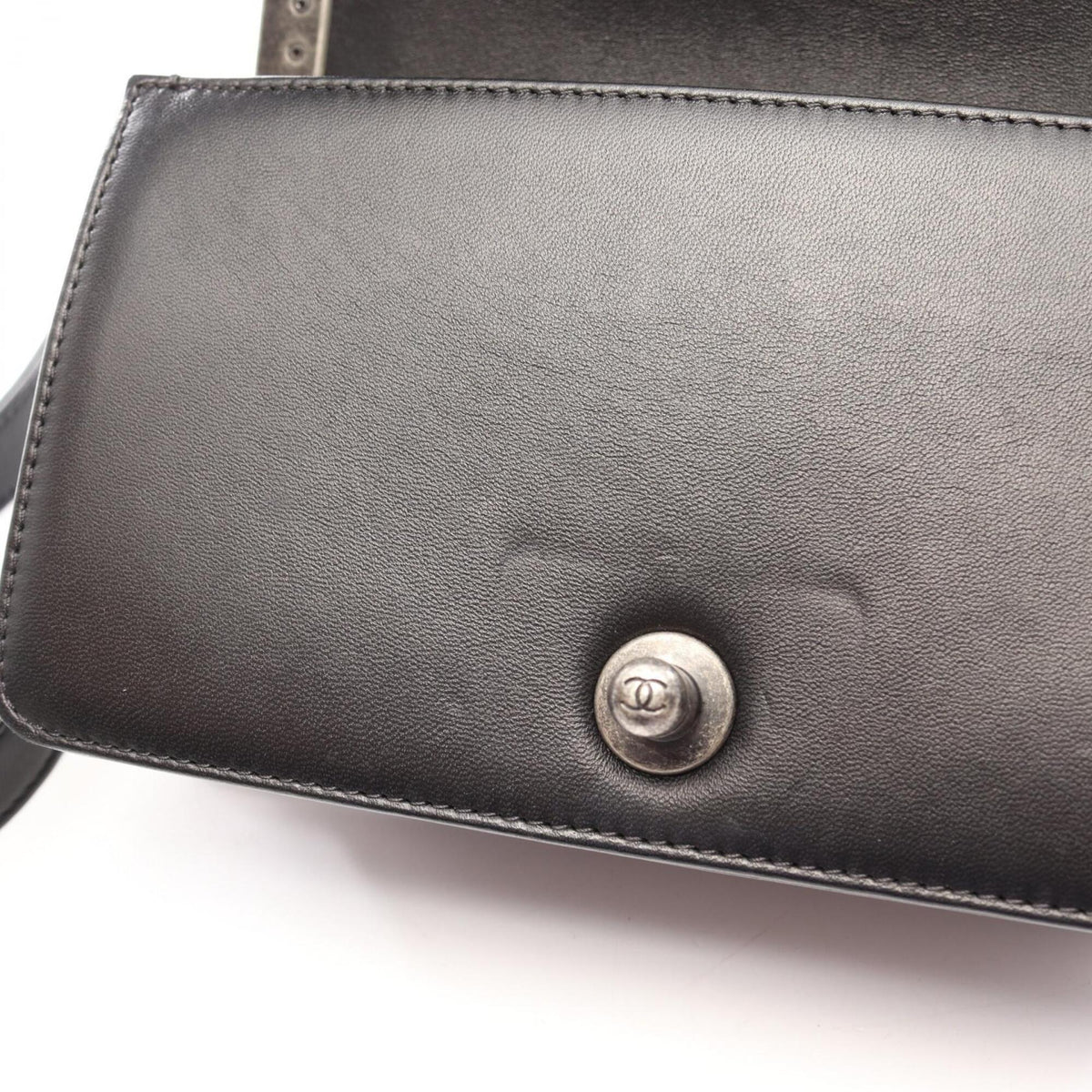 Chanel Black Leather Handbag Shoulder Bag (Pre-Owned)