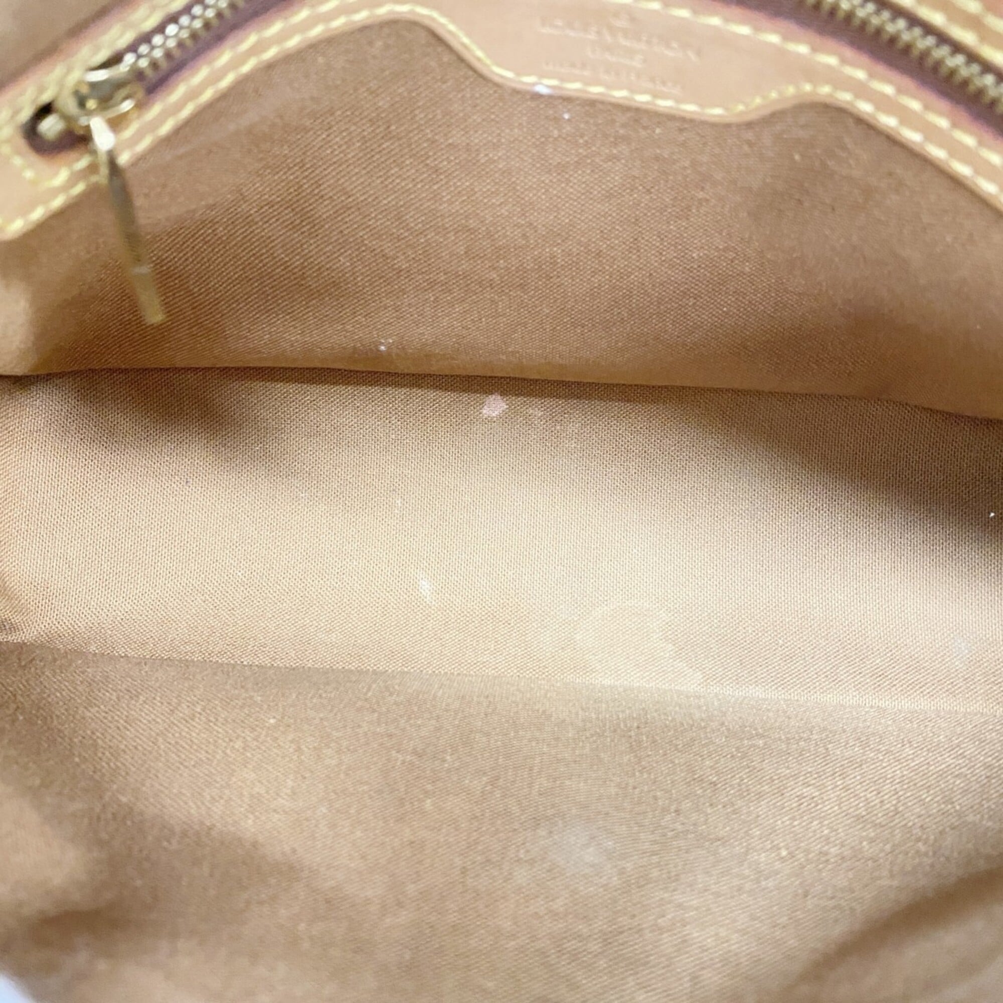 Louis Vuitton Brown Shoulder Bag (Pre-Owned)