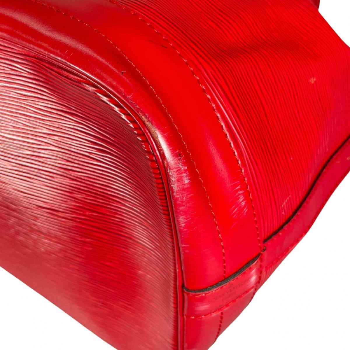 Louis Vuitton Castilian Red Epi Leather Shoulder Bag (Pre-Owned)
