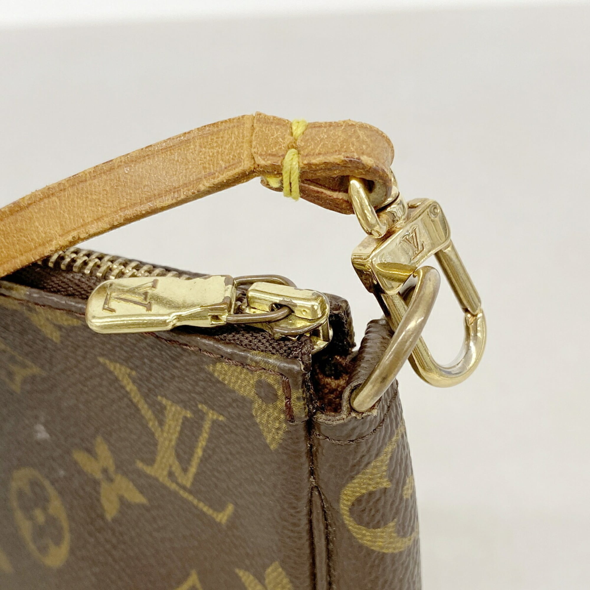 Louis Vuitton Brown Pouch (Pre-Owned)