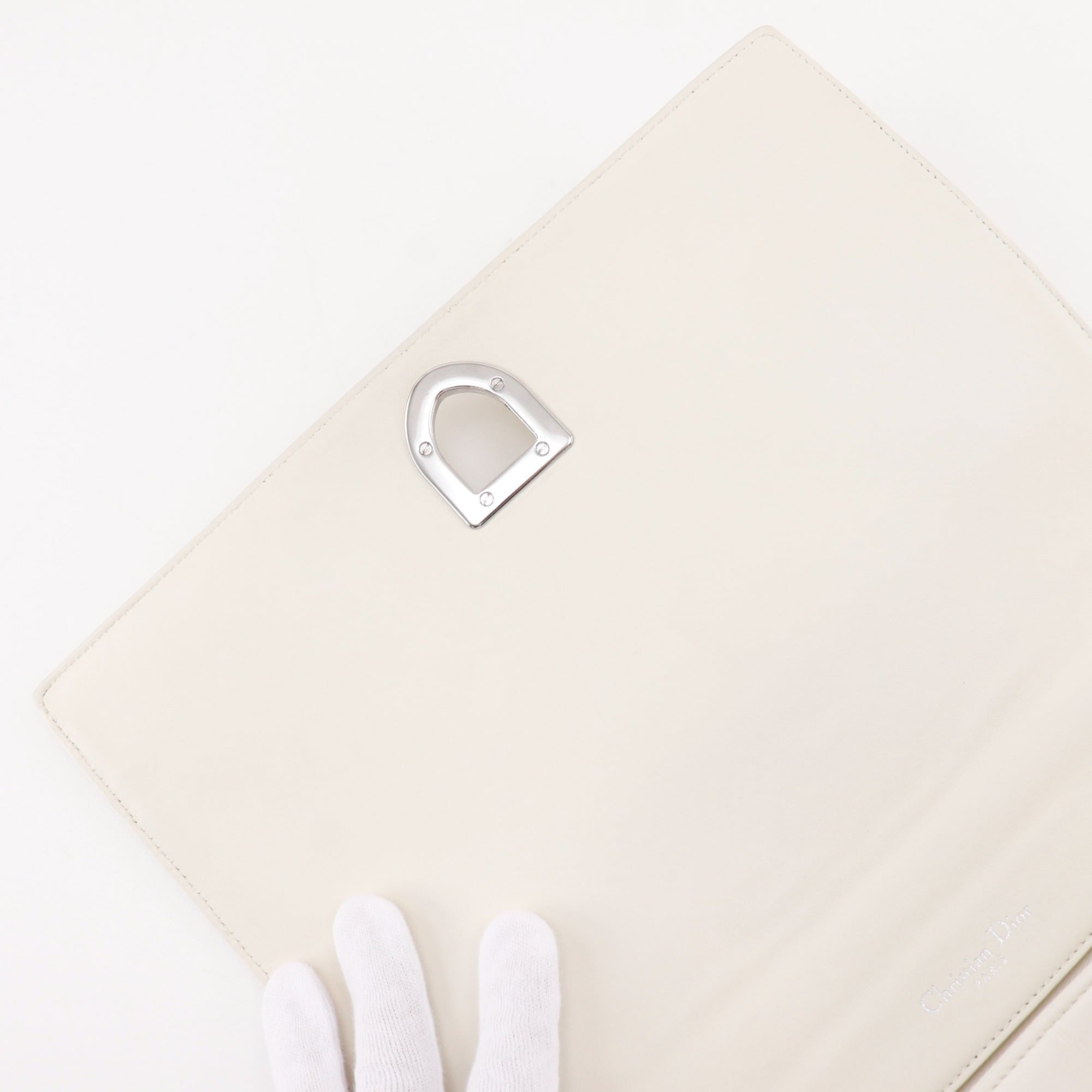 Christian Dior White Leather Shoulder Bag (Pre-Owned)