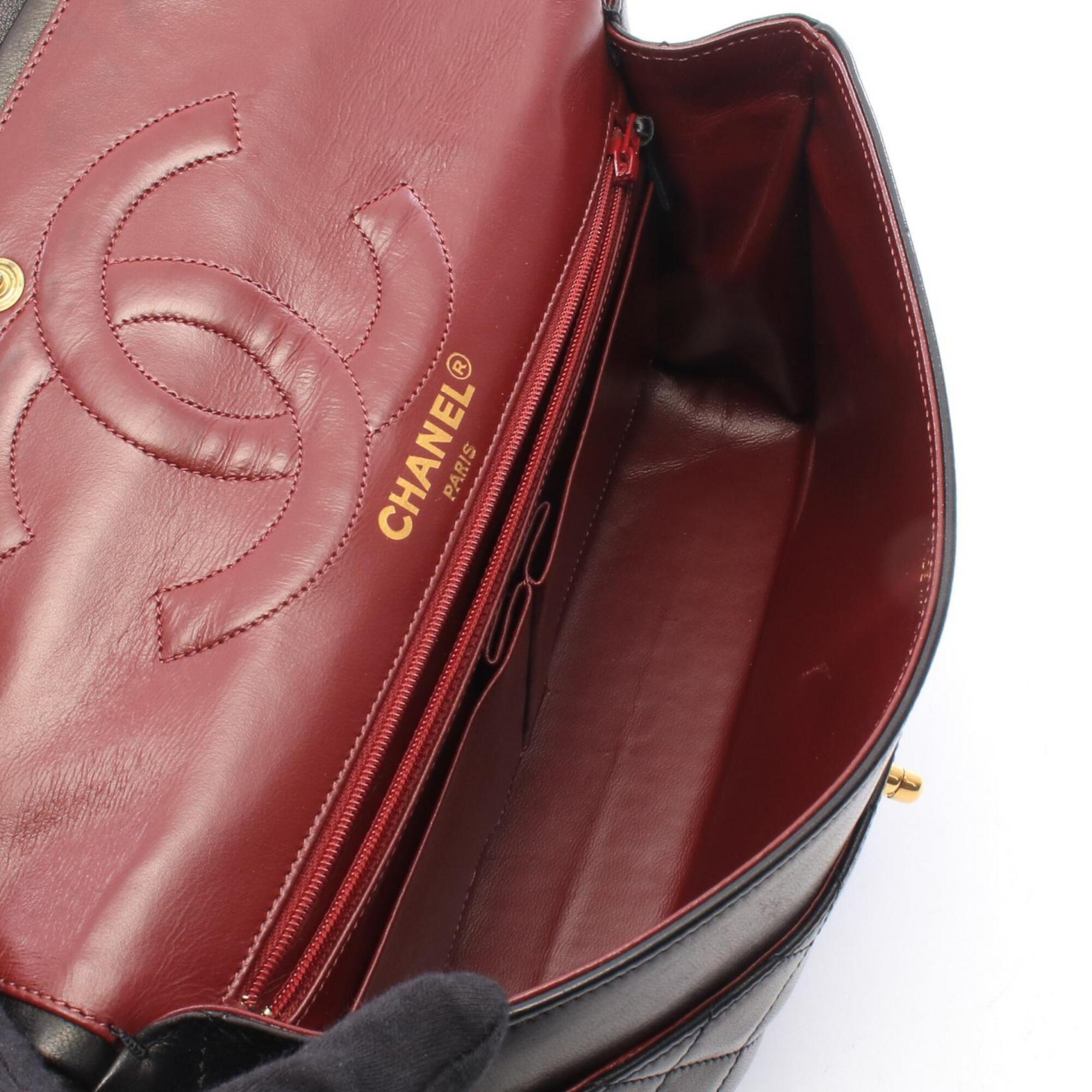 Chanel Black Leather Shoulder Bag (Pre-Owned)