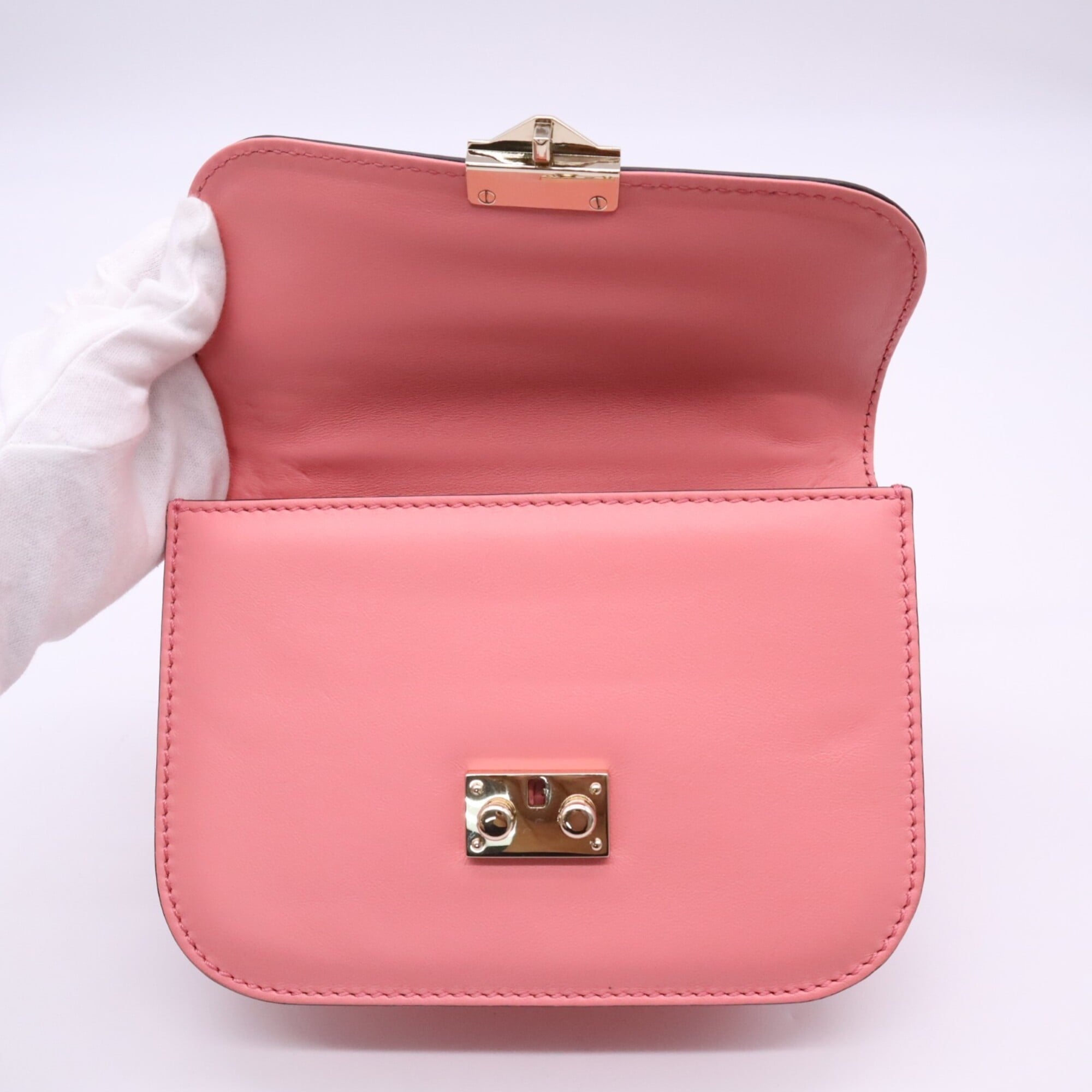Valentino Pink Leather Shoulder Bag (Pre-Owned)