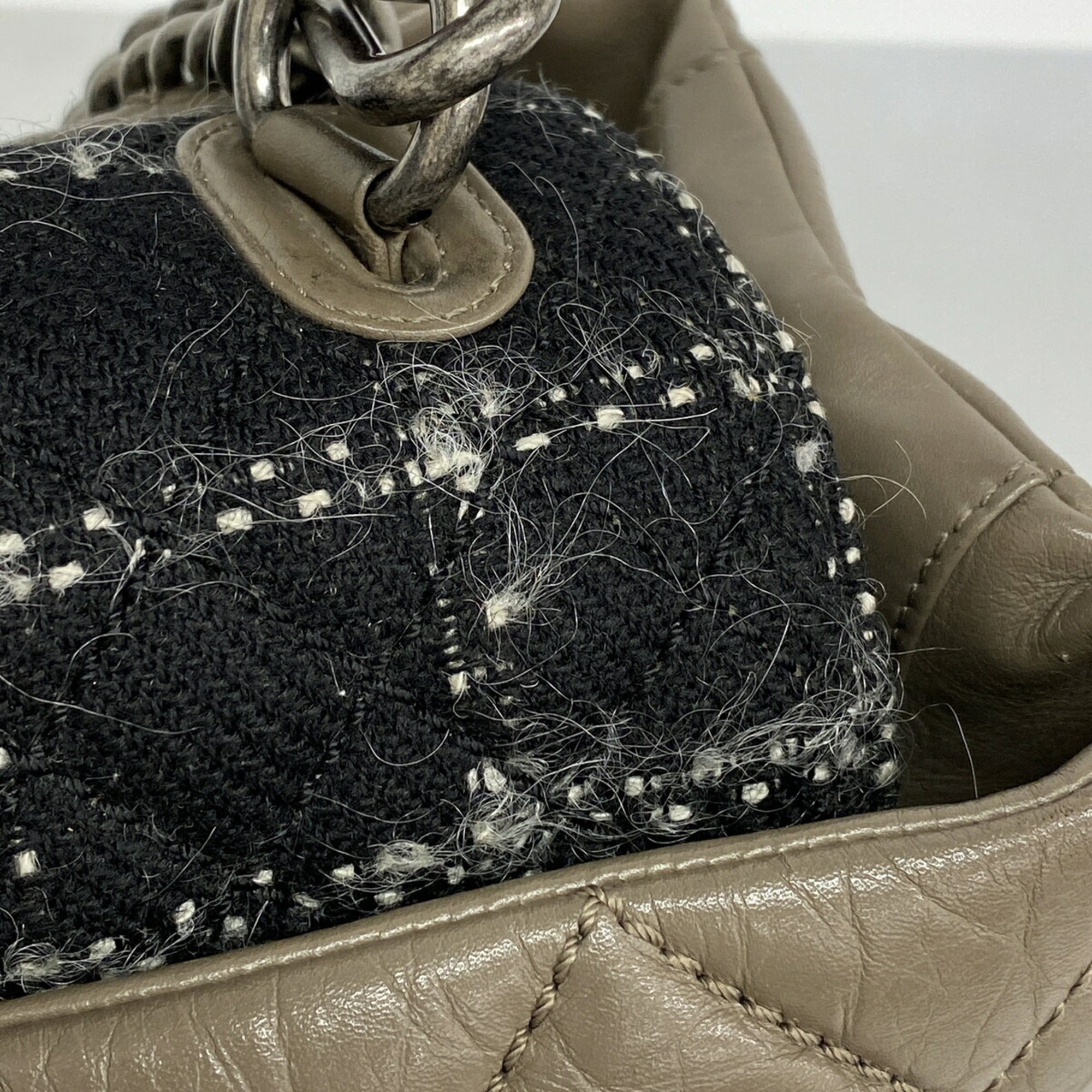 Chanel Brown Leather Tweed Handbag (Pre-Owned)