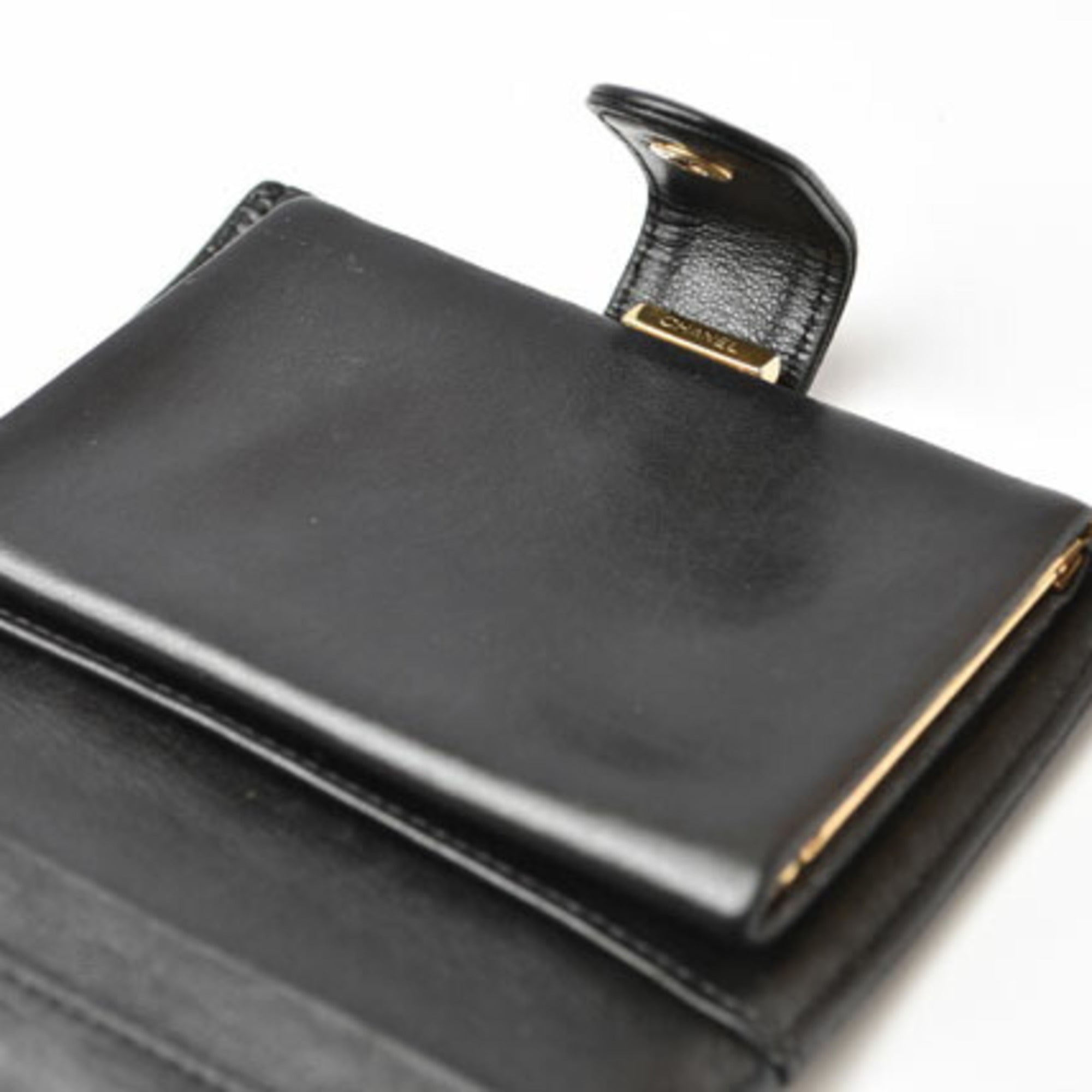 Chanel Black Caviar Leather Wallet (Bi-Fold) (Pre-Owned)