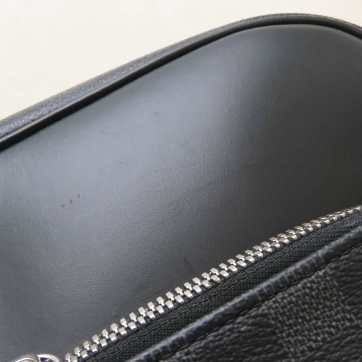 Louis Vuitton Black Damier Canvas Damier Graphite Gray Damier Graphite Shoulder Bag (Pre-Owned)