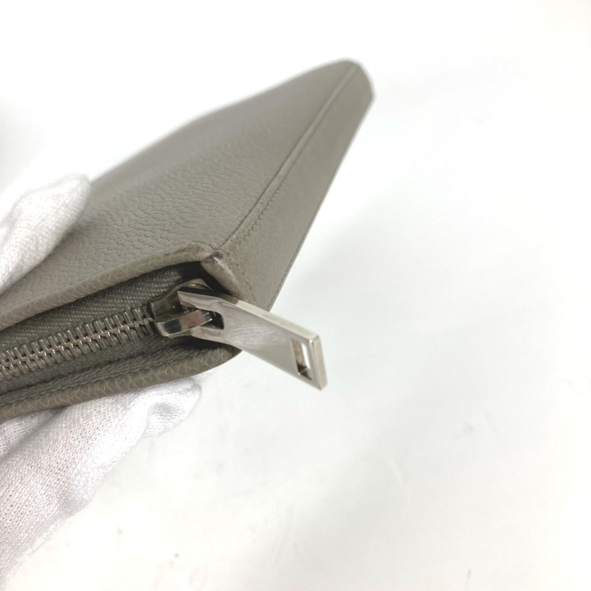 Yves Saint Laurent Gray Leather Long Wallet (Bi-Fold) (Pre-Owned)