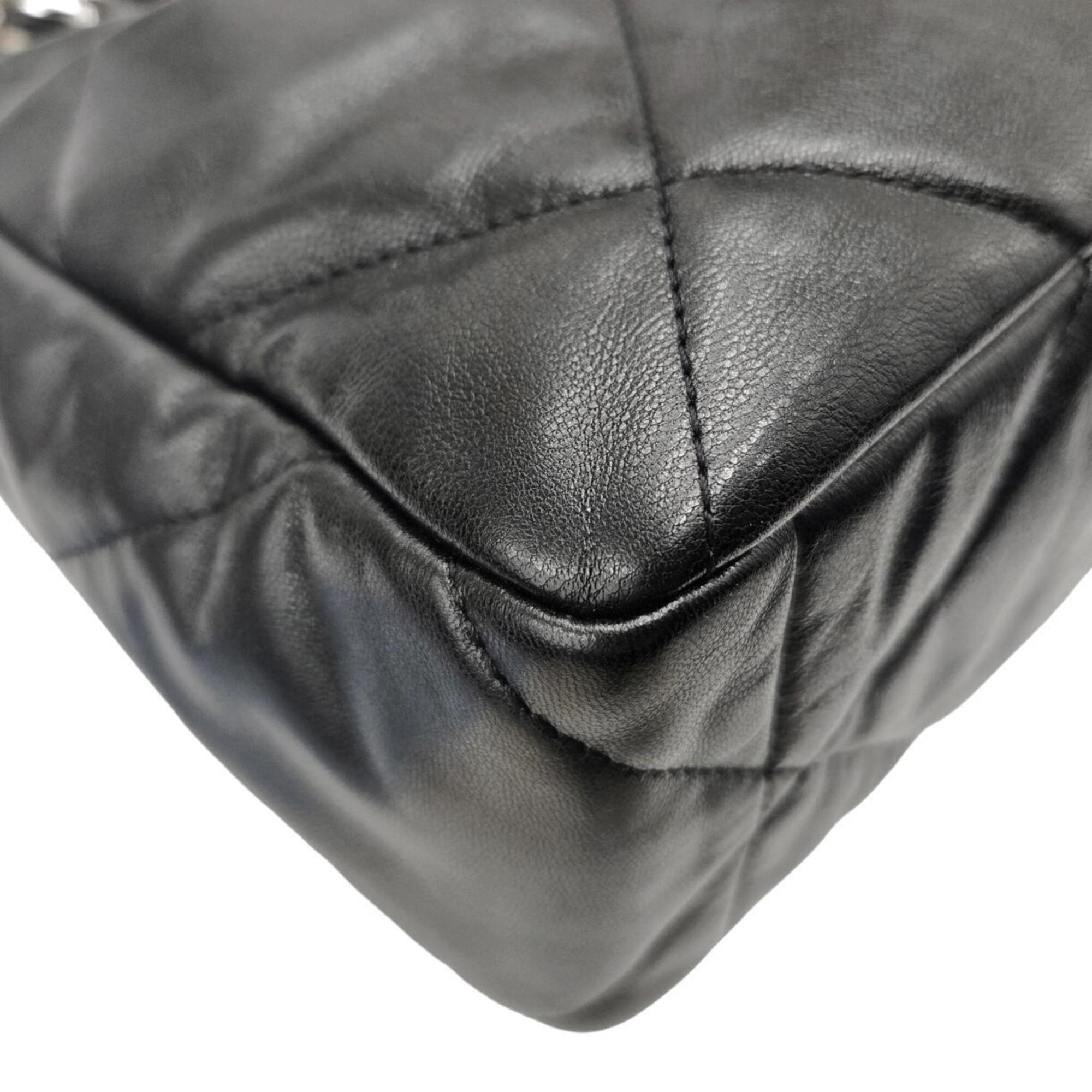 Chanel Black Leather Shoulder Bag (Pre-Owned)