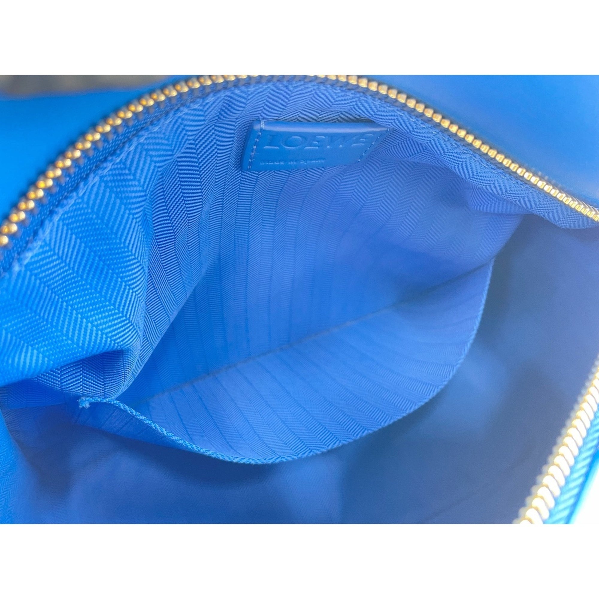 Loewe Blue Shoulder Bag (Pre-Owned)