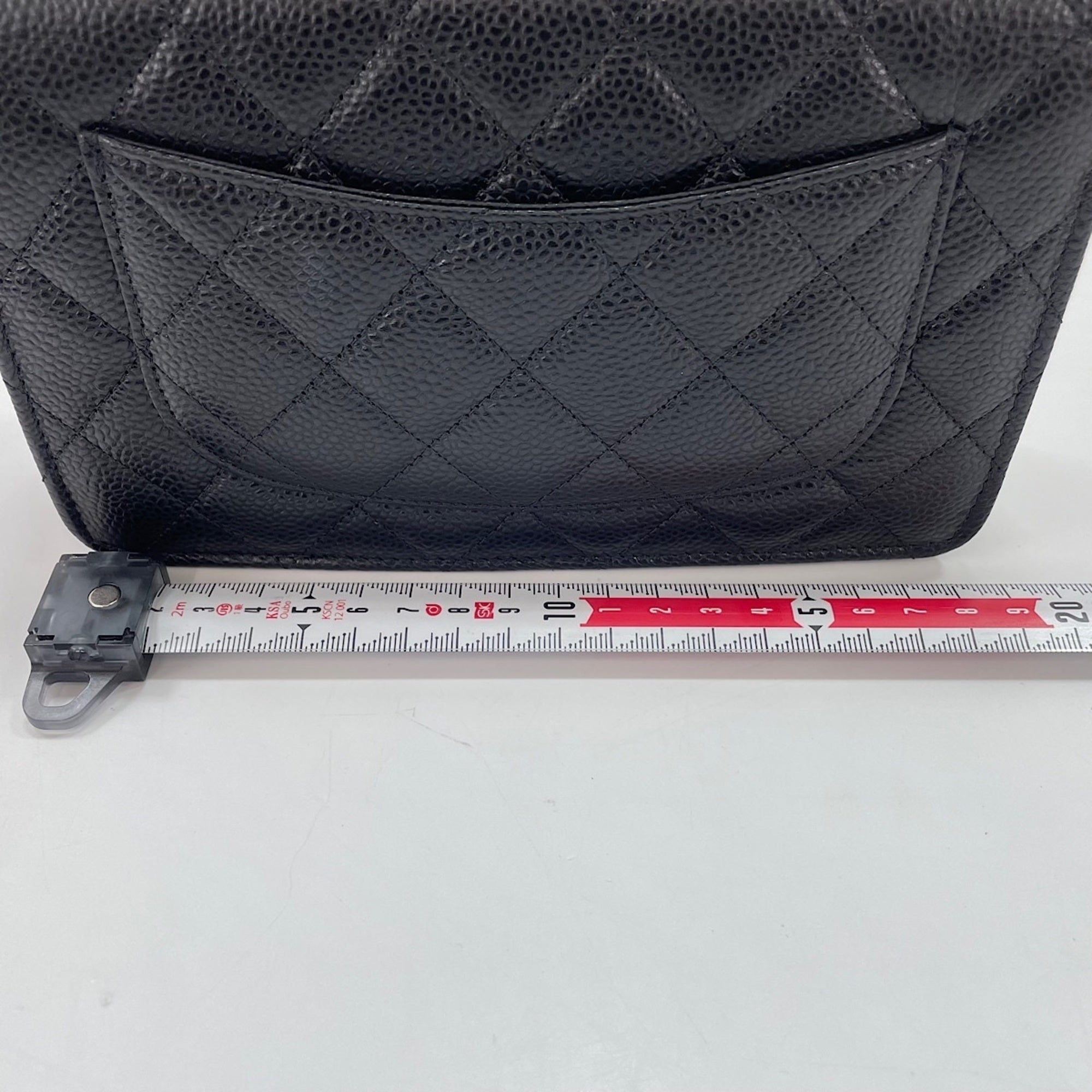 Chanel Black Shoulder Bag (Pre-Owned)