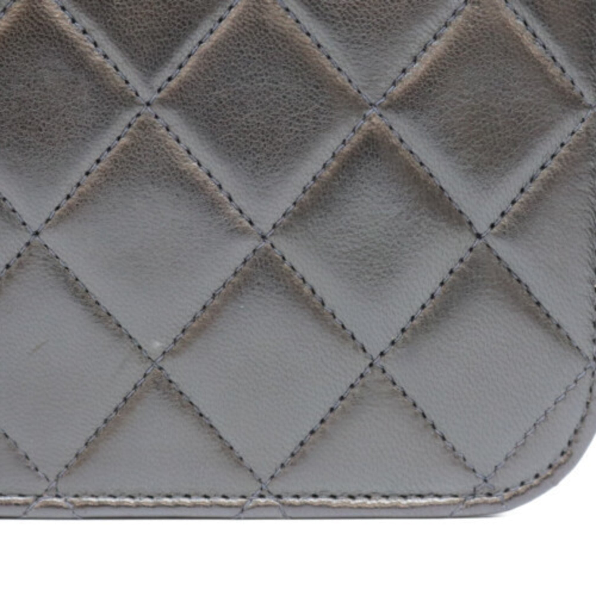 Chanel Black Leather Shoulder Bag (Pre-Owned)
