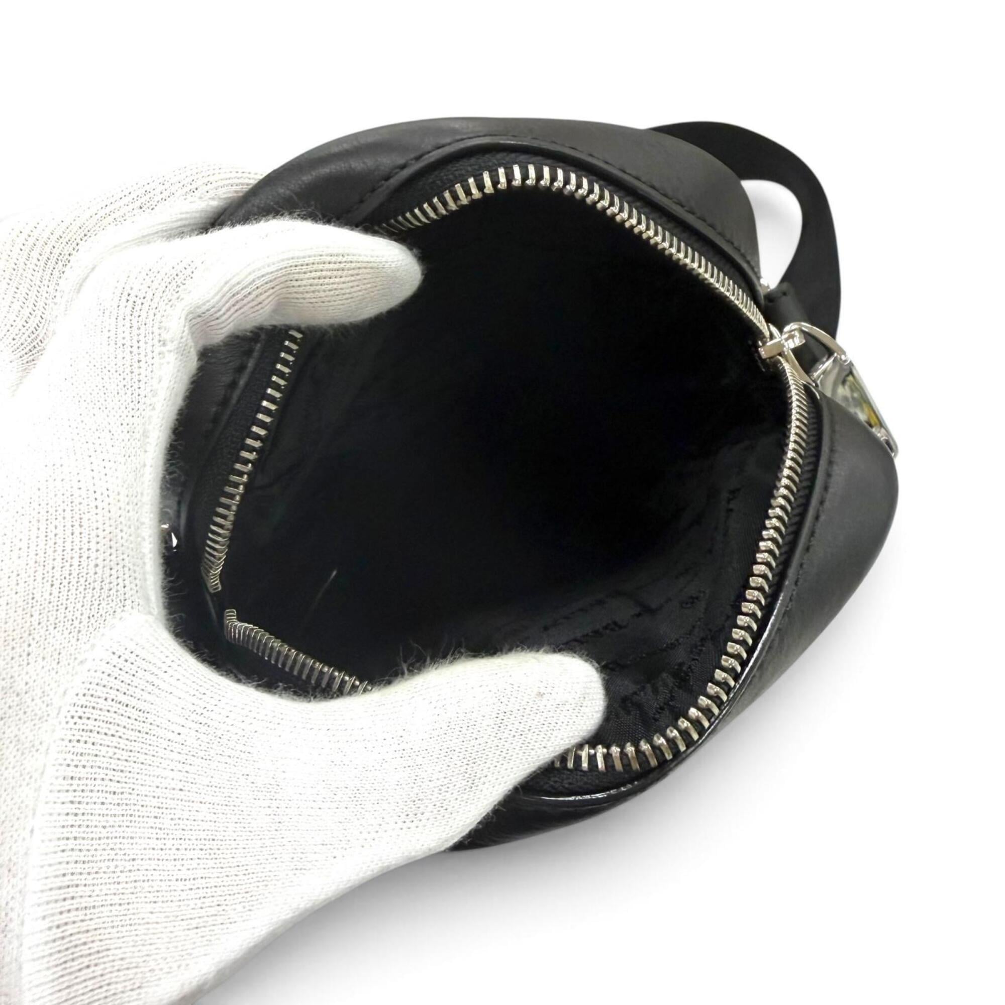 Bally Black Leather Crossbody Bag Shoulder Bag (Pre-Owned)