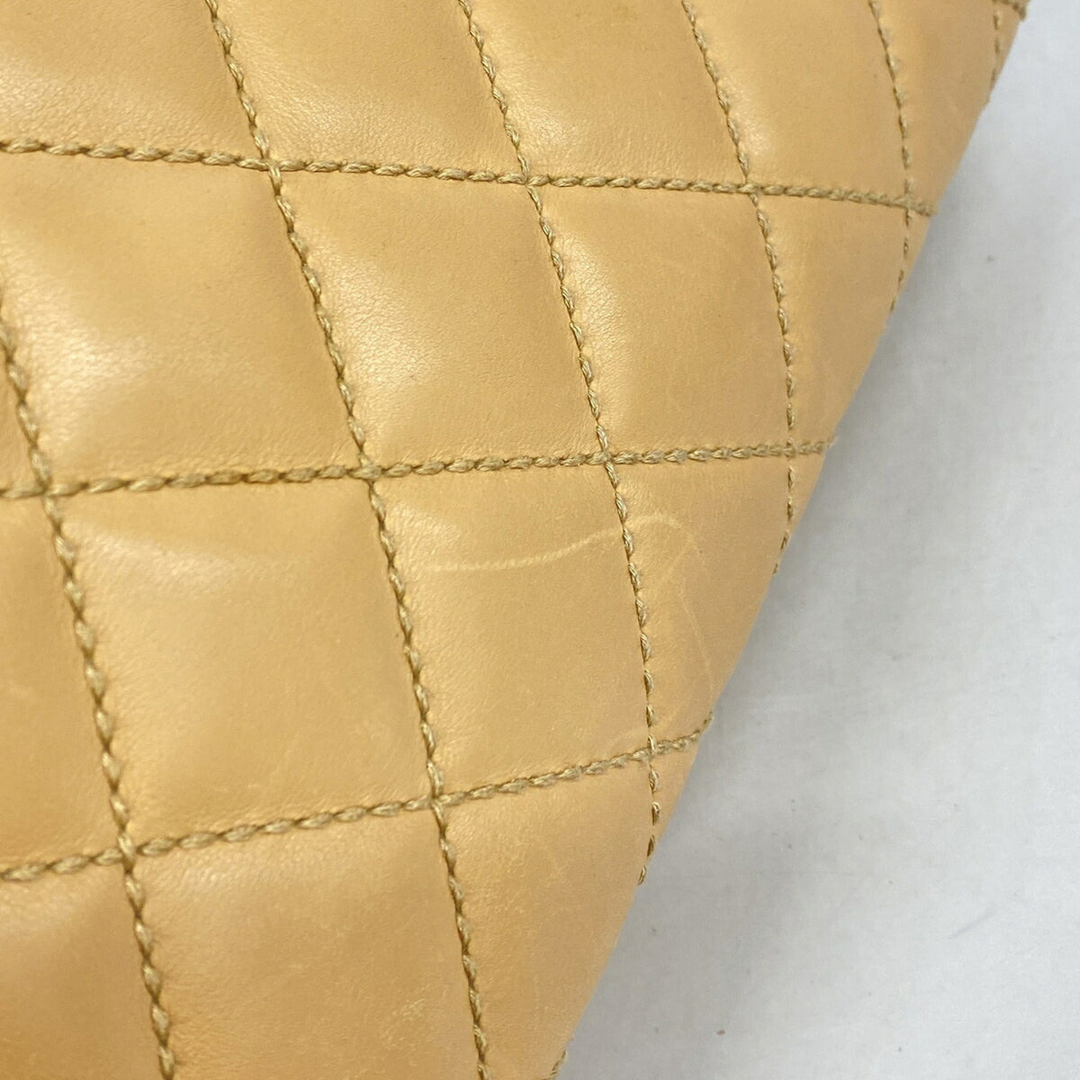 Chanel Beige Leather Handbag (Pre-Owned)