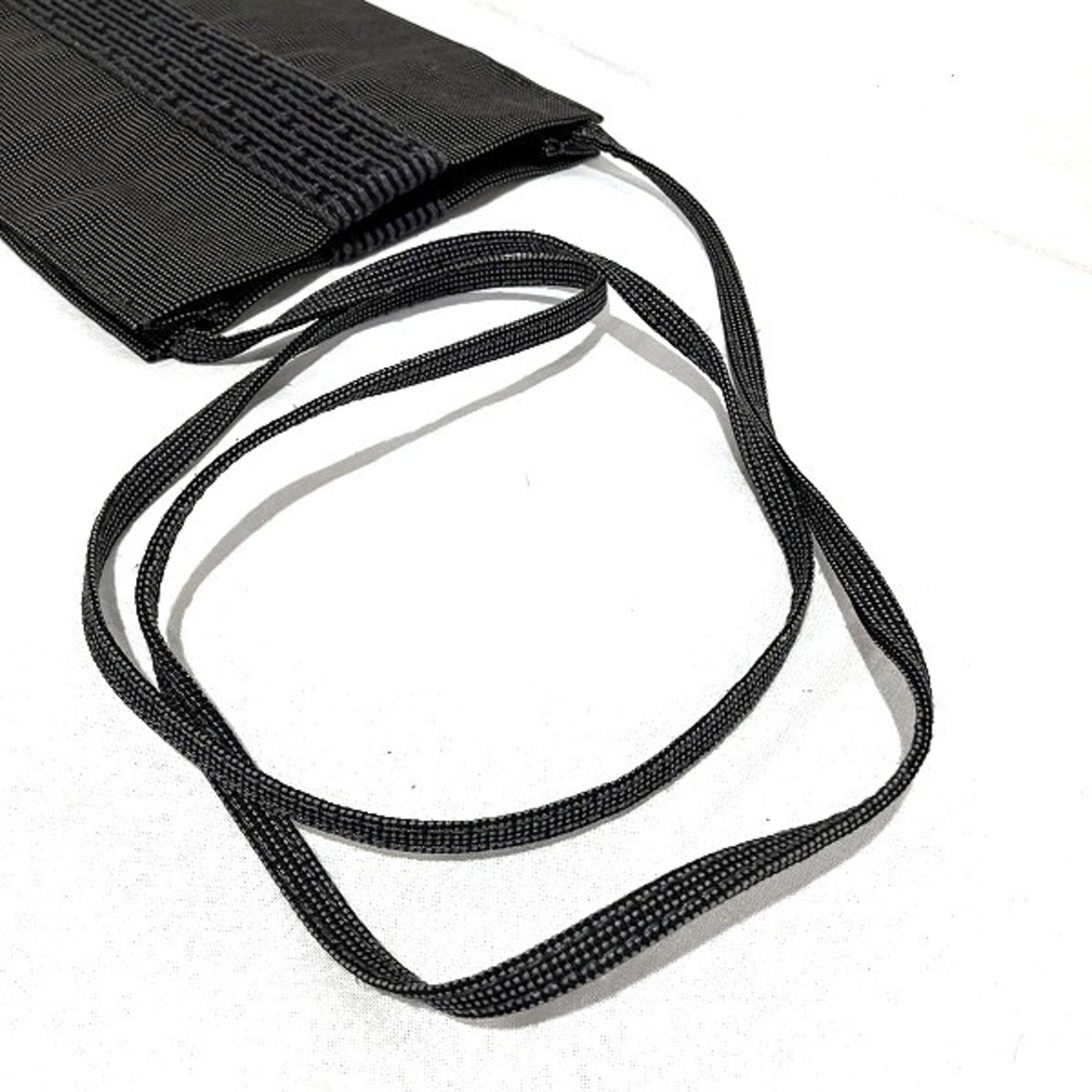 Hermes Her Line Black Canvas Handbag Shoulder Bag (Pre-Owned)
