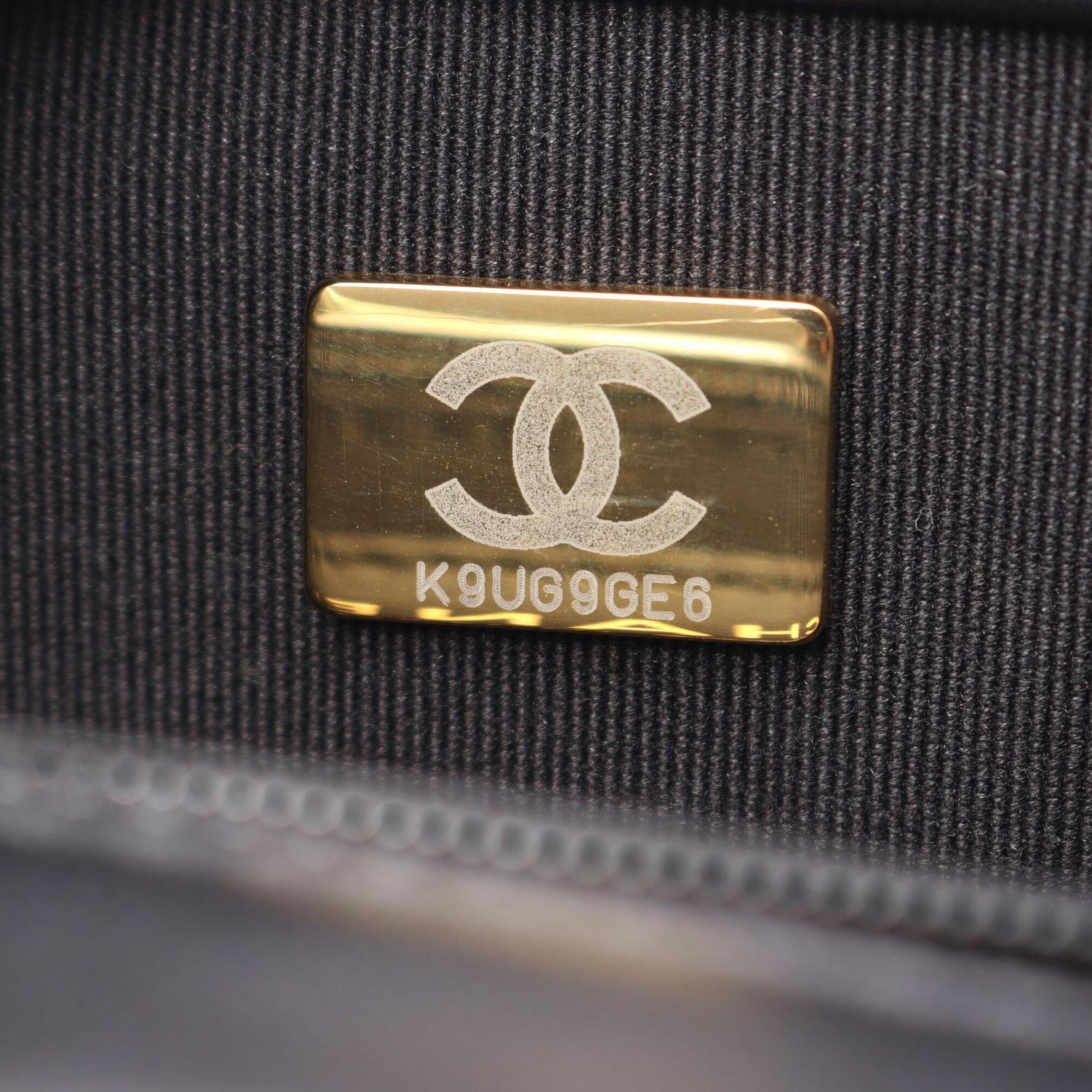 Chanel Black Leather Handbag Shoulder Bag (Pre-Owned)