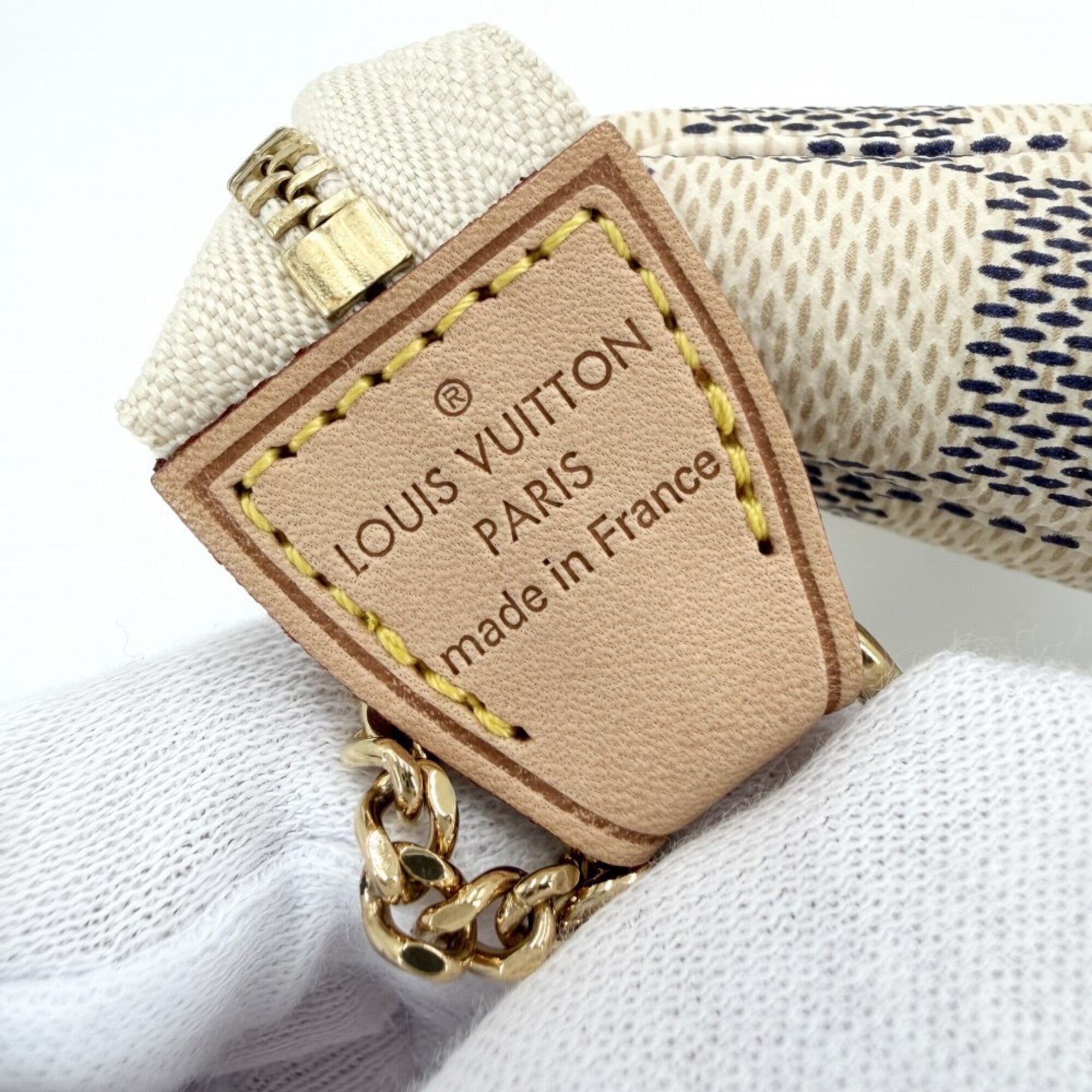 Louis Vuitton White Damier Azur Handbag Pouch (Pre-Owned)
