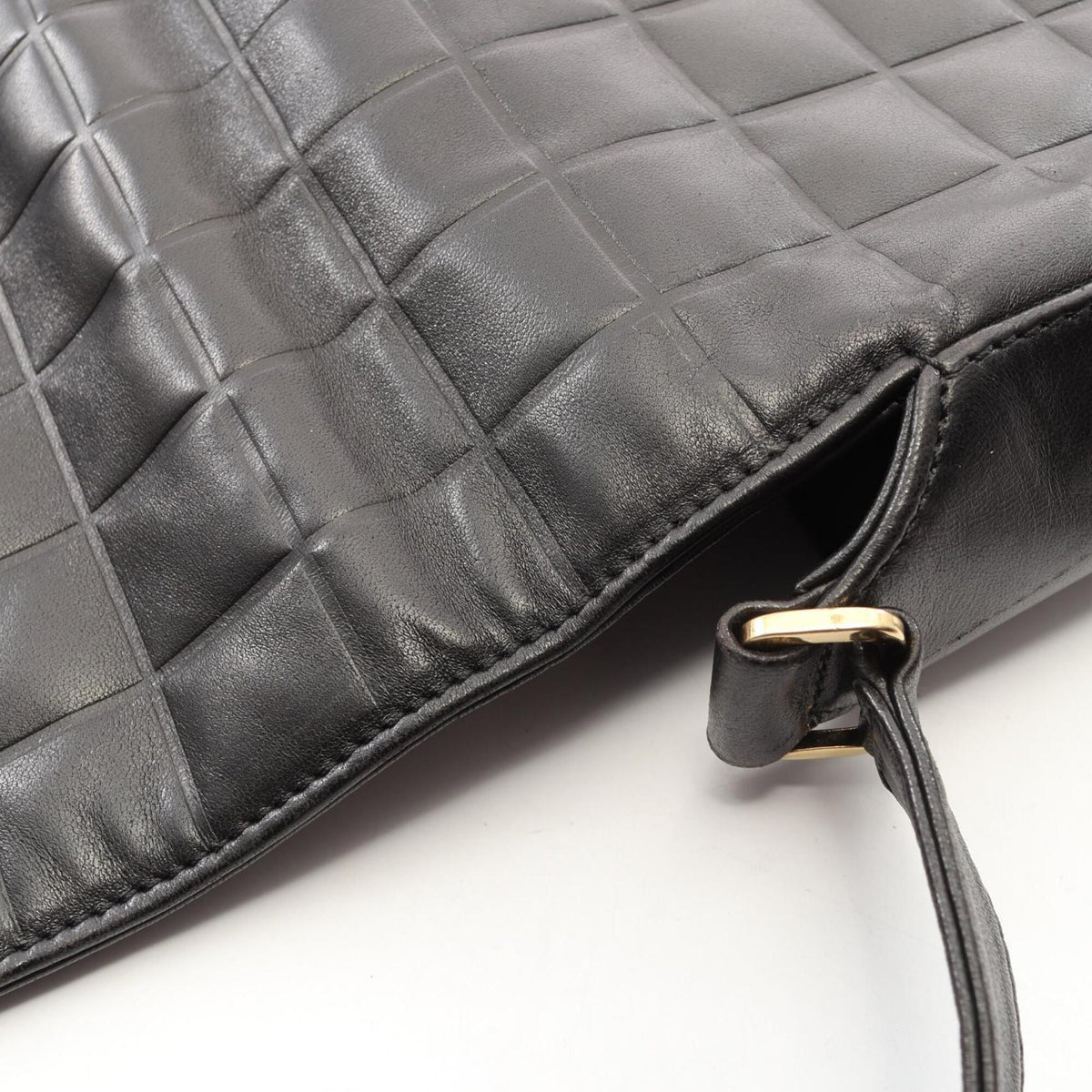 Chanel Black Leather Handbag Shoulder Bag (Pre-Owned)
