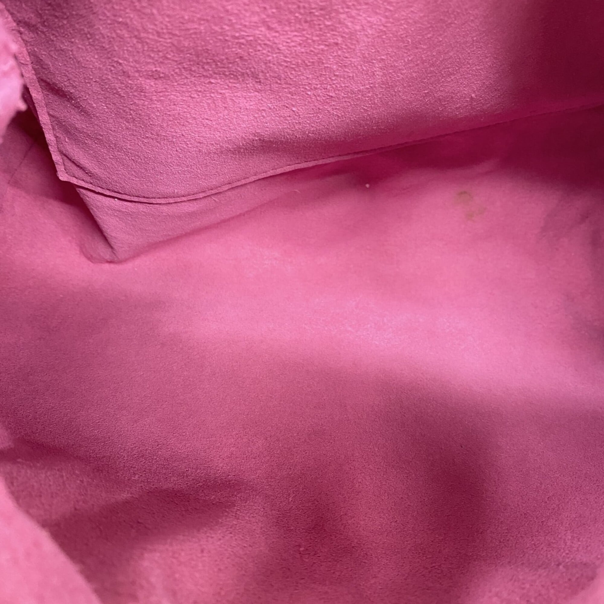 Louis Vuitton Fuchsia Shoulder Bag (Pre-Owned)
