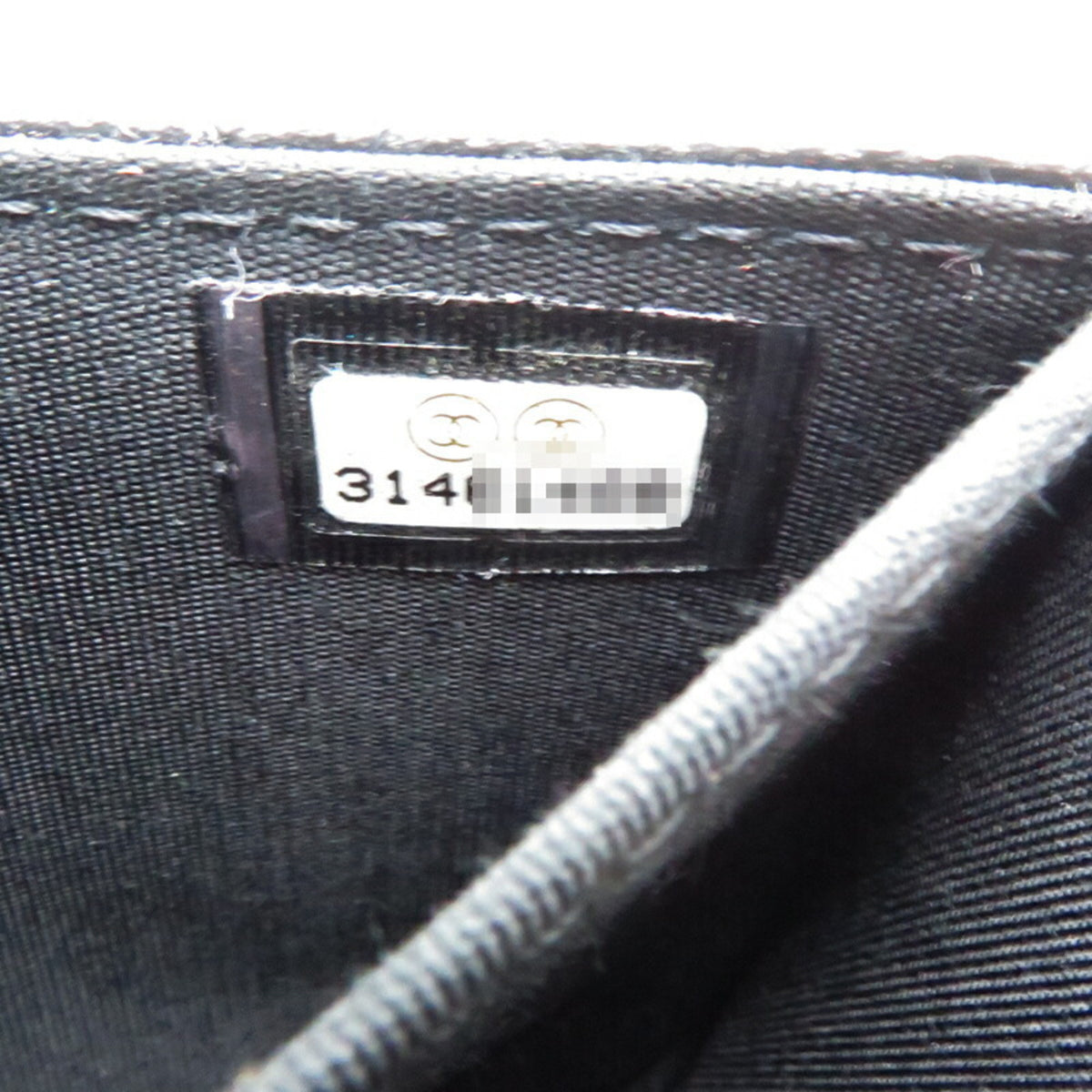 Chanel Boy Chanel Black Caviar Leather Shoulder Bag (Pre-Owned)