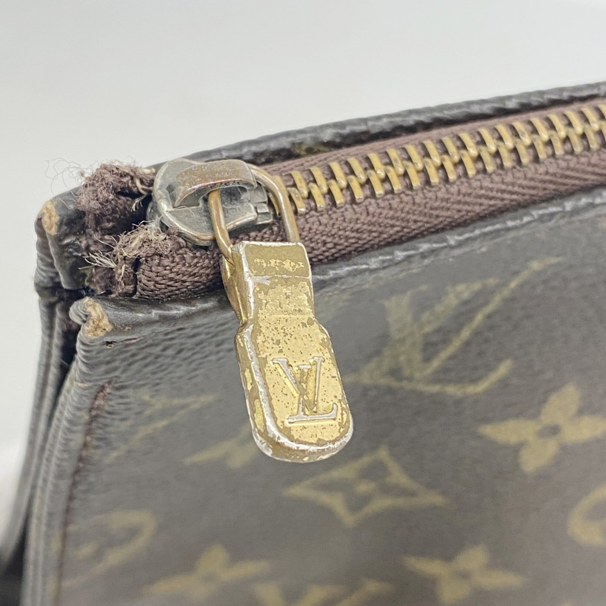 Louis Vuitton Brown Pouch (Pre-Owned)
