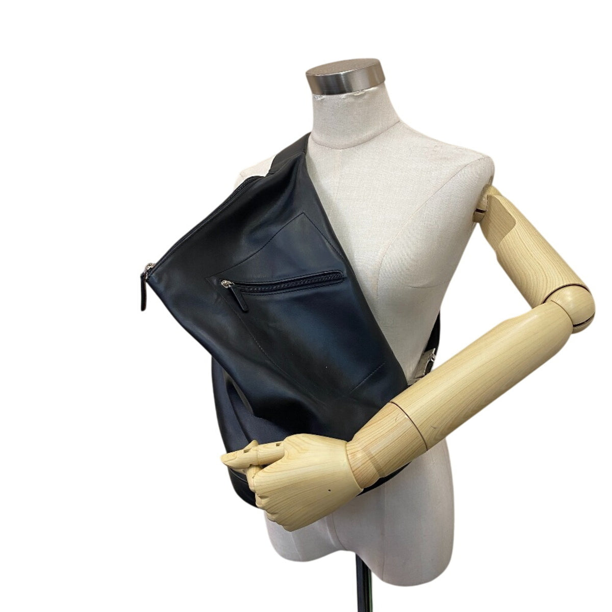 Loewe Black Leather Handbag Pouch (Pre-Owned)