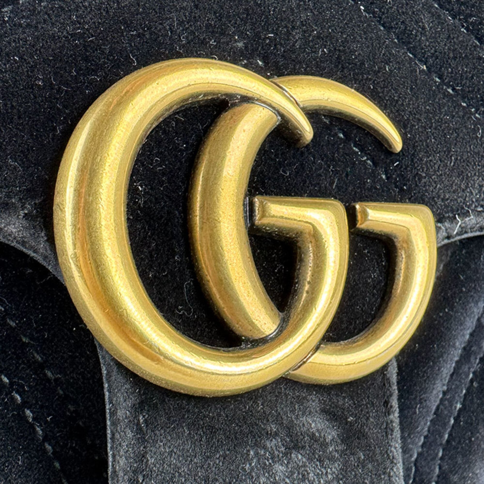 Gucci Black Velvet Shoulder Bag (Pre-Owned)