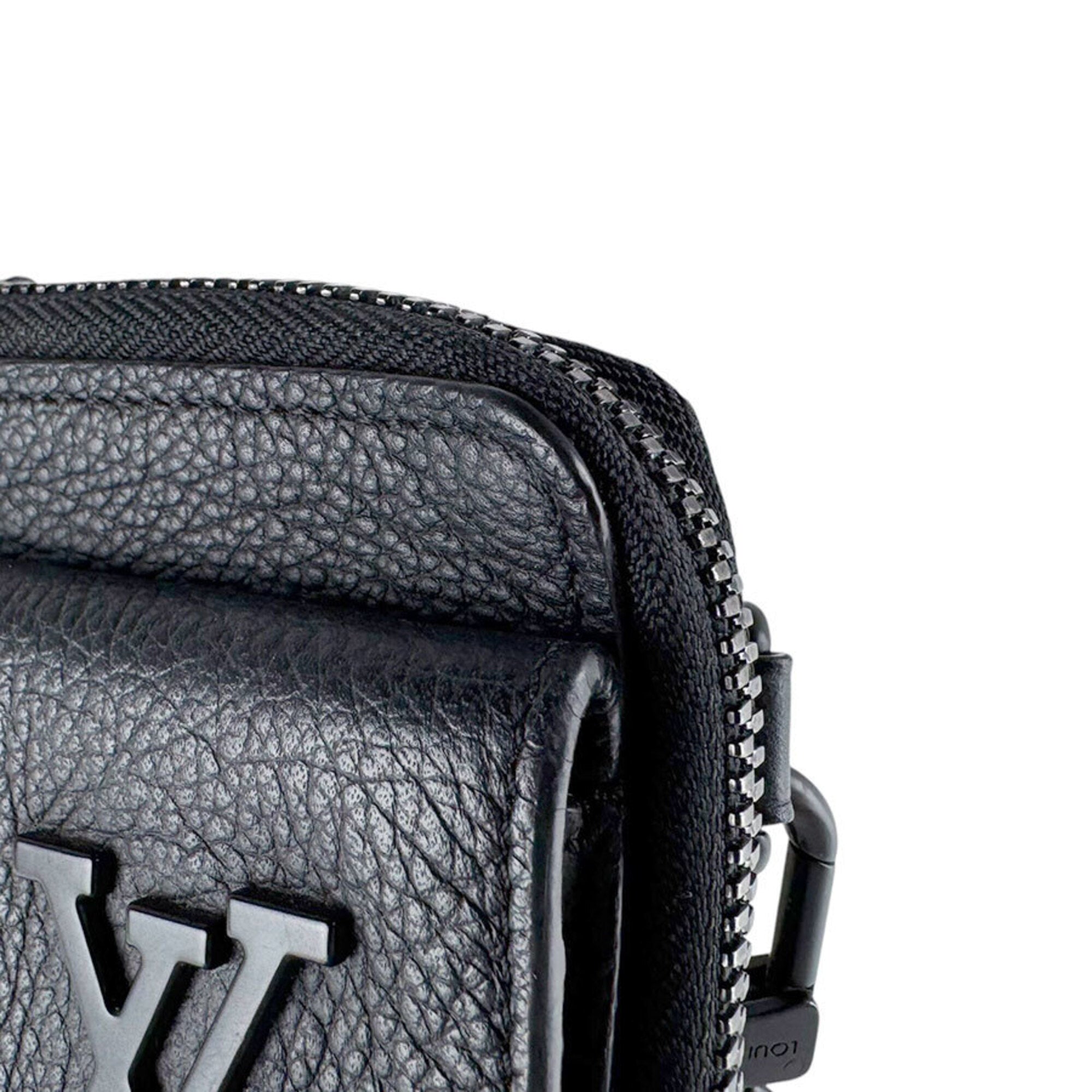 Louis Vuitton Black Leather Shoulder Bag (Pre-Owned)