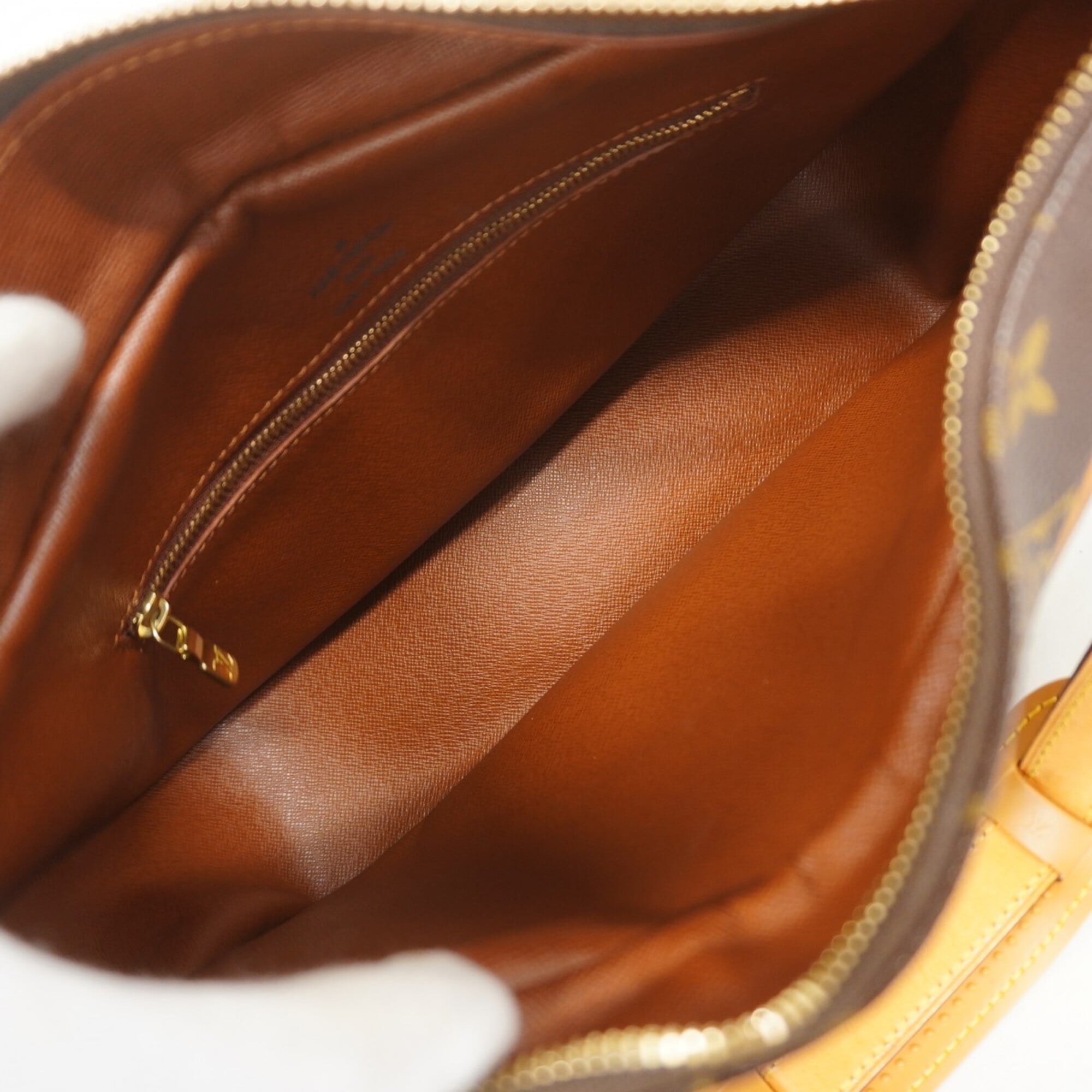 Louis Vuitton Brown Shoulder Bag (Pre-Owned)