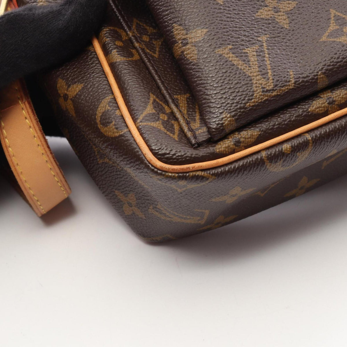 Louis Vuitton Brown Monogram Monogram Leather Handbag Shoulder Bag (Pre-Owned)