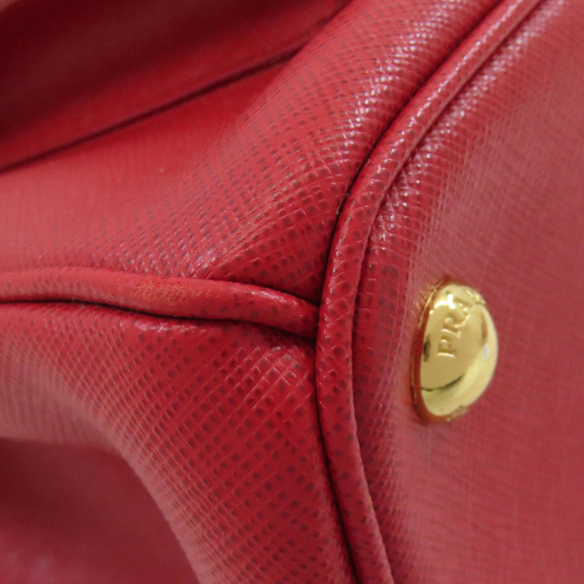 Prada Red Color Leather Handbag (Pre-Owned)