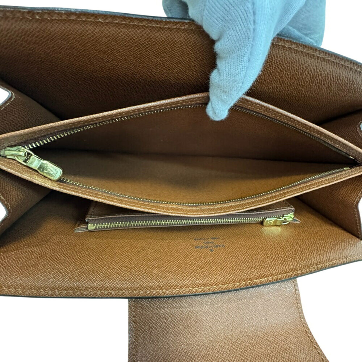Louis Vuitton Brown Leather Shoulder Bag (Pre-Owned)