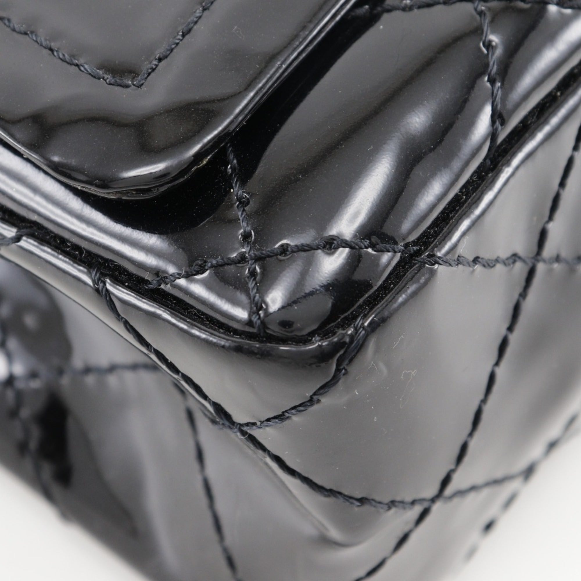 Chanel Black Patent Leather Shoulder Bag (Pre-Owned)