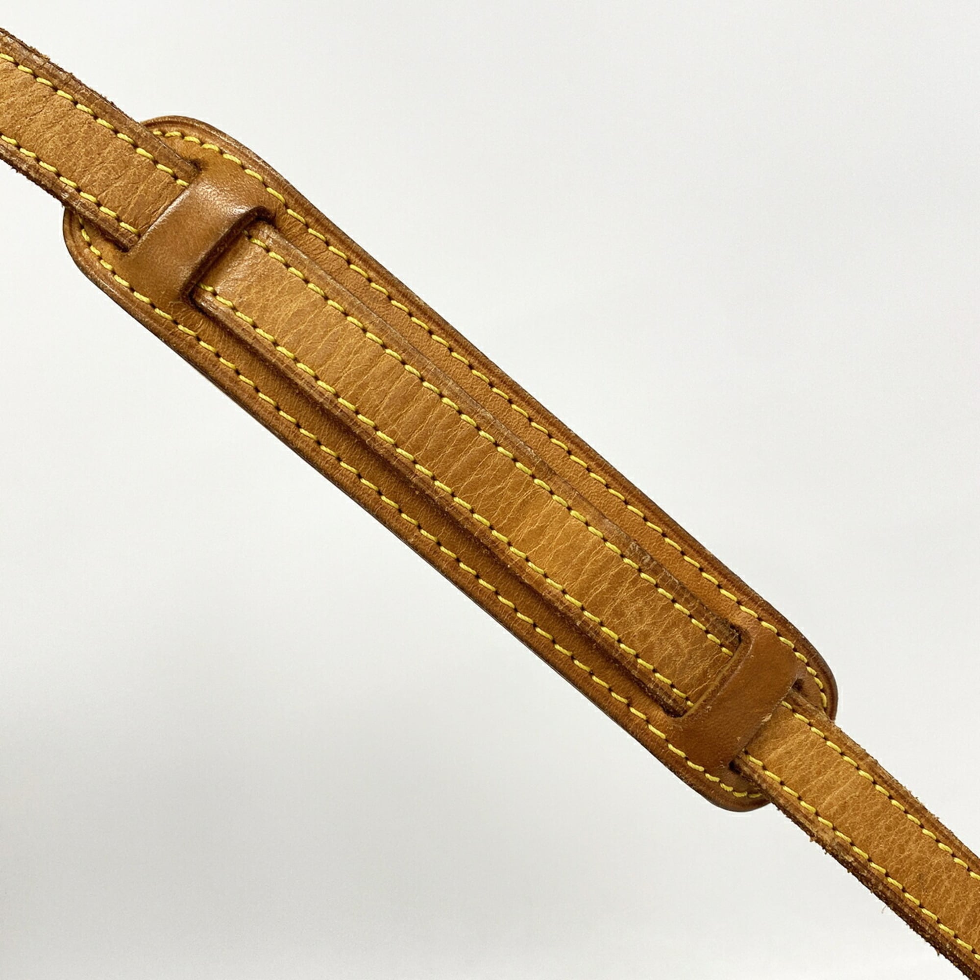 Louis Vuitton Brown Shoulder Bag (Pre-Owned)