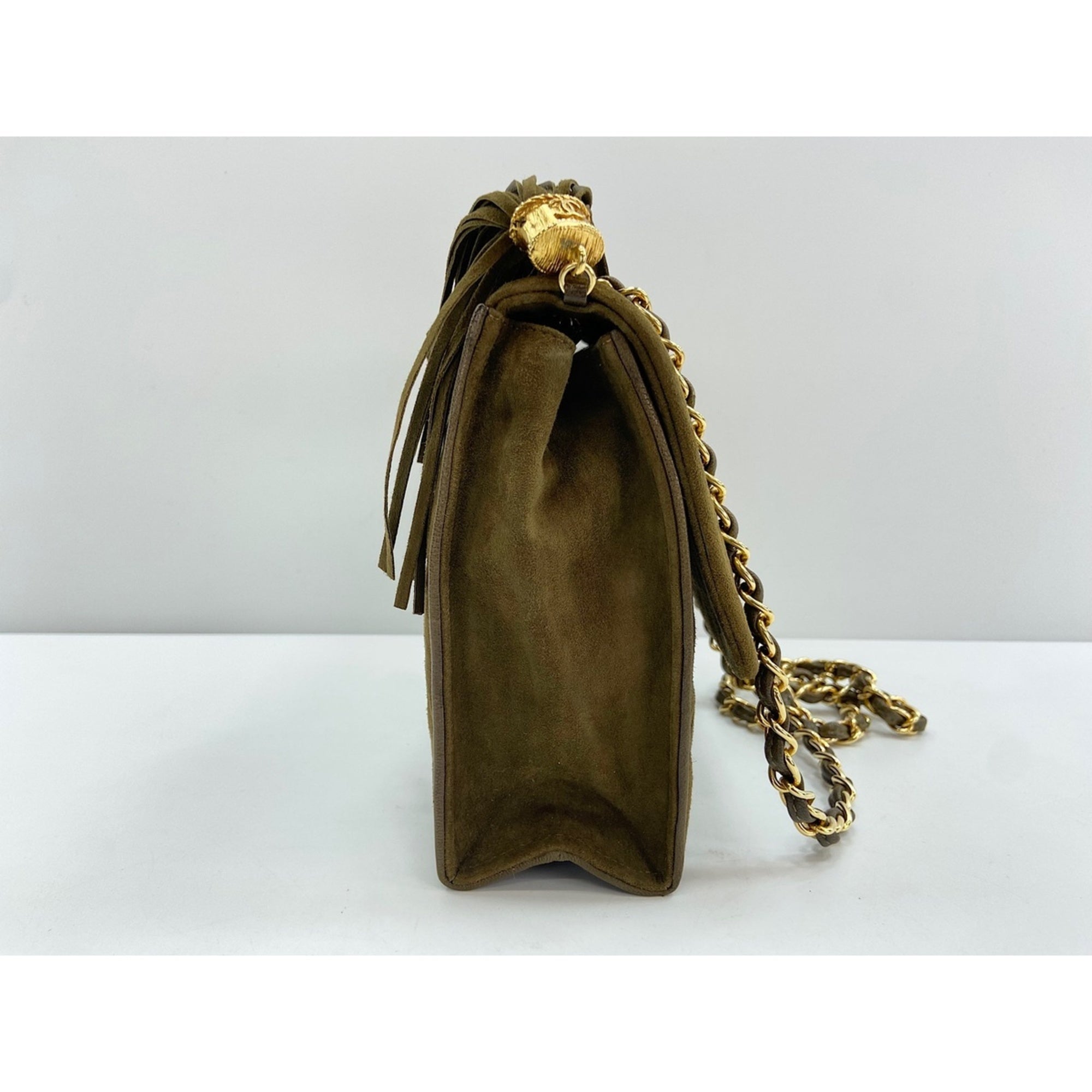 Chanel Green Shoulder Bag (Pre-Owned)