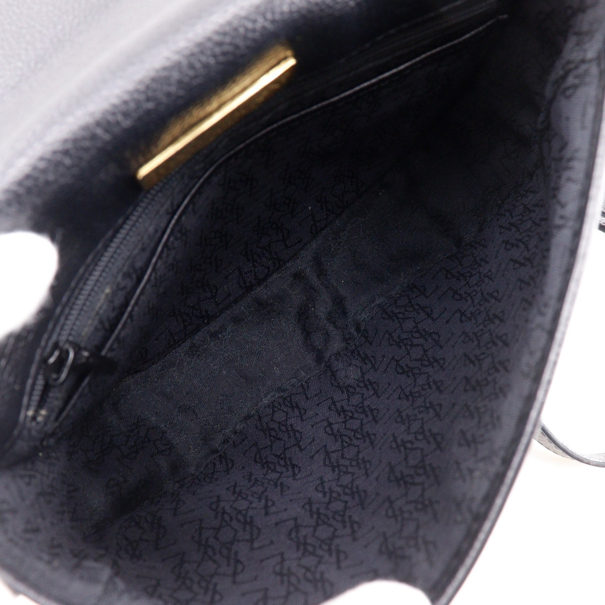 Yves Saint Laurent Black Leather Shoulder Bag (Pre-Owned)