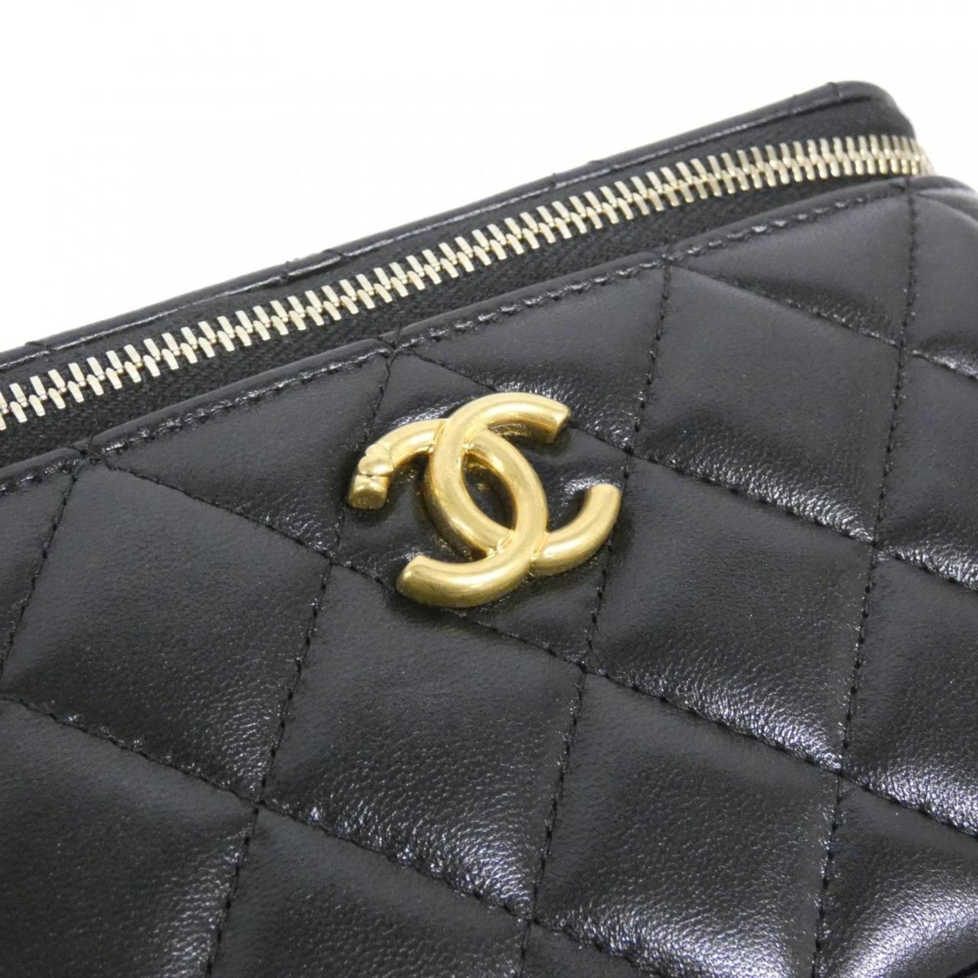 Chanel Black Leather Shoulder Bag (Pre-Owned)