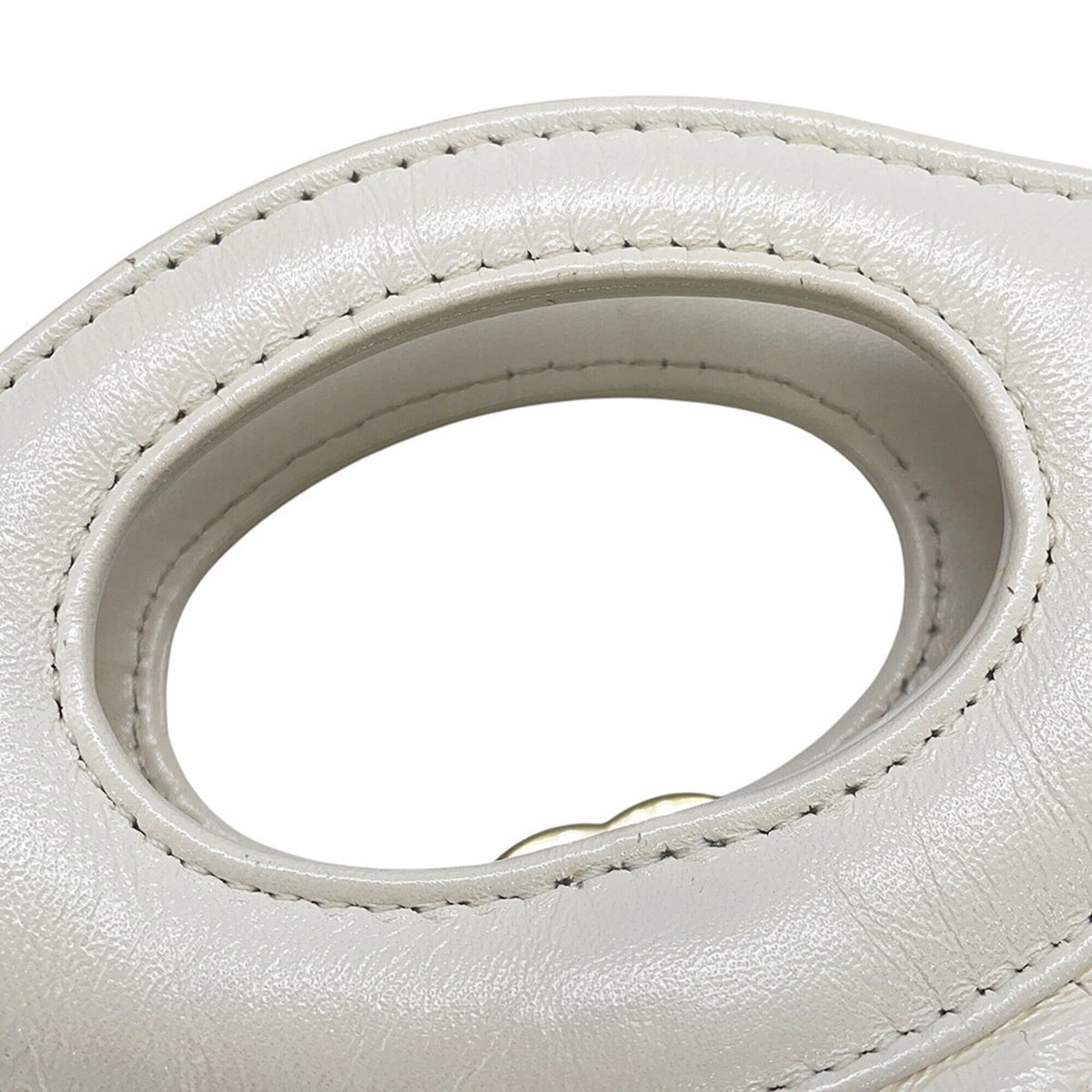 Chanel Matelasse White Leather Handbag Shopping Bag Shoulder Bag (Pre-Owned)