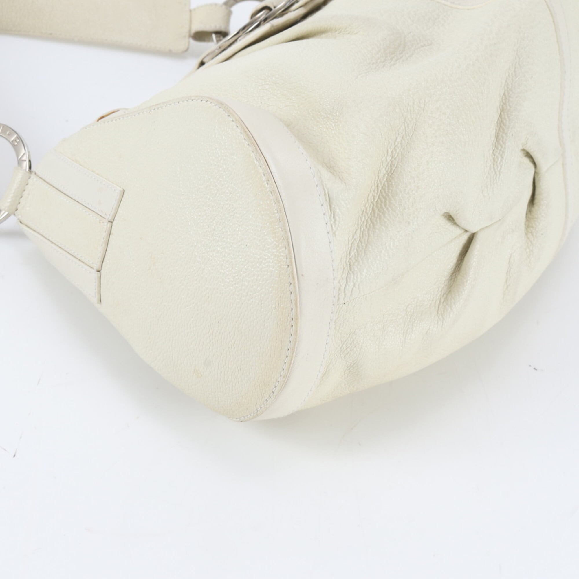 Bvlgari Ivory Leather Handbag Shoulder Bag (Pre-Owned)