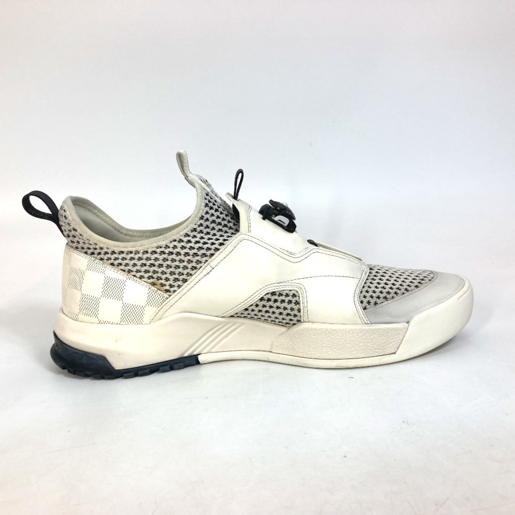 Louis Vuitton Black White Sneakers (Pre-Owned)