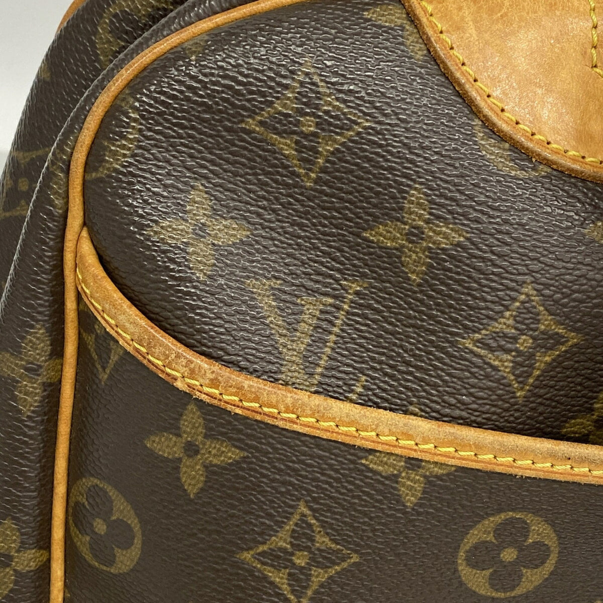 Louis Vuitton Brown Handbag (Pre-Owned)